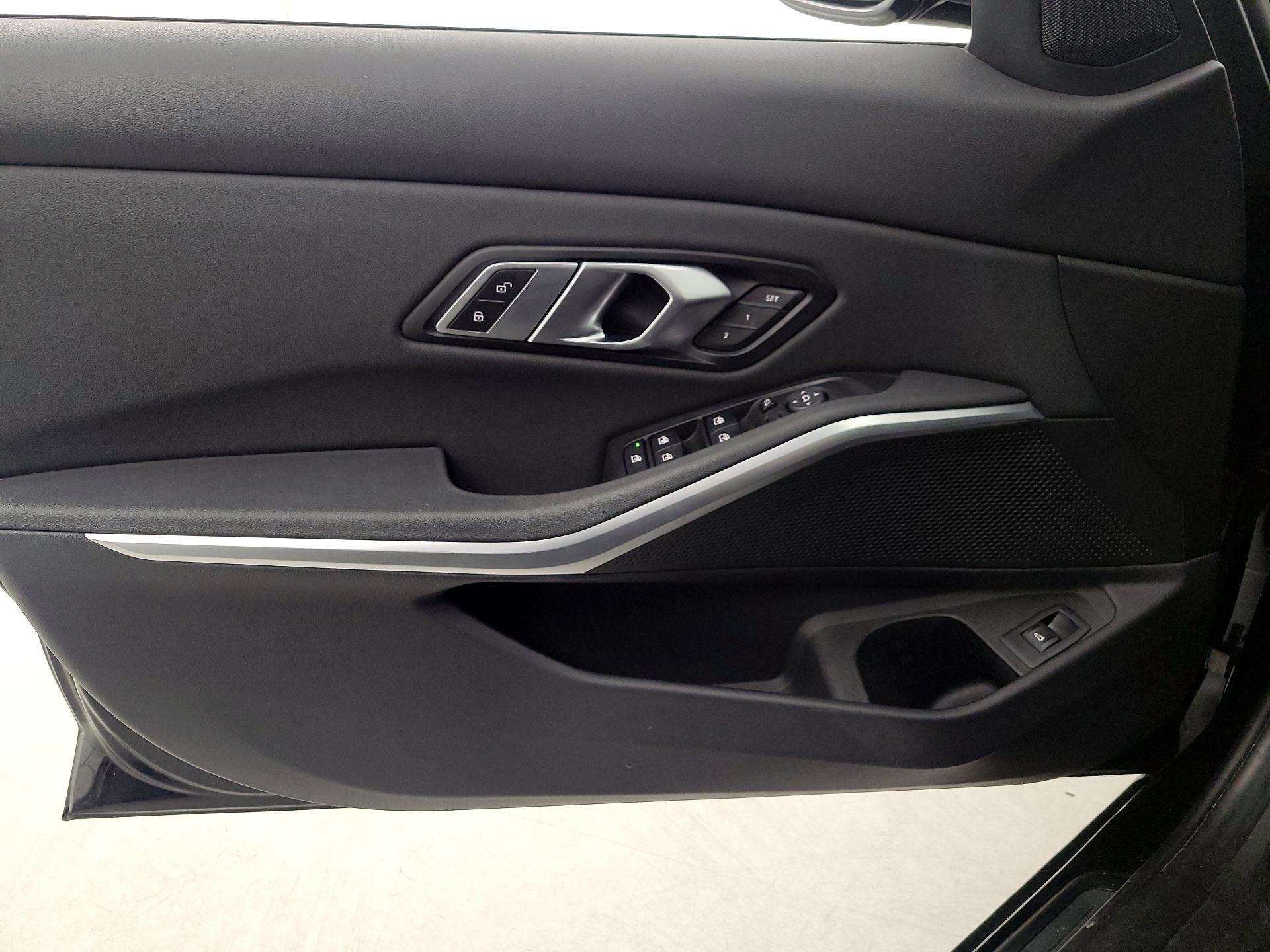 Thumbnail: 2019 BMW 3 Series - 12