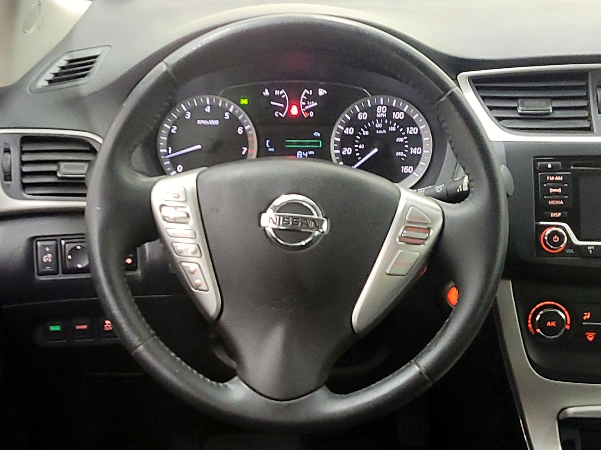 Thumbnail: 2015 Nissan Sentra - 10