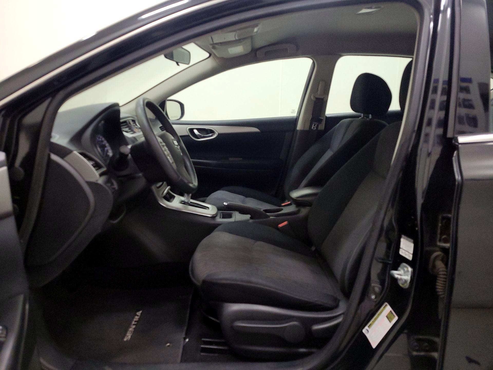 Thumbnail: 2015 Nissan Sentra - 11