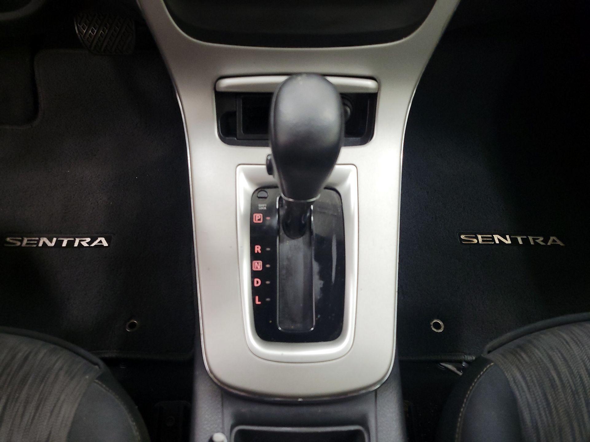 Thumbnail: 2015 Nissan Sentra - 17