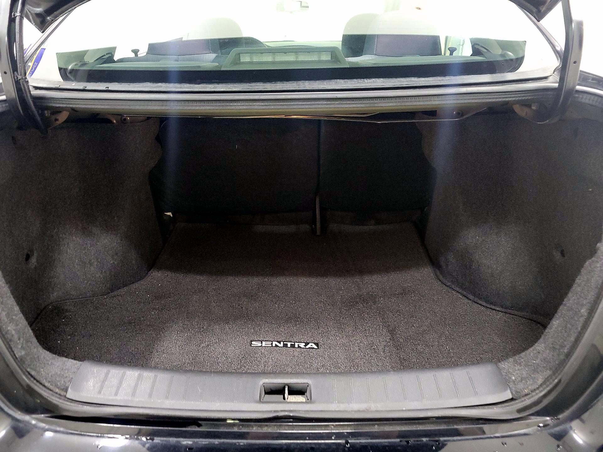 Thumbnail: 2015 Nissan Sentra - 20