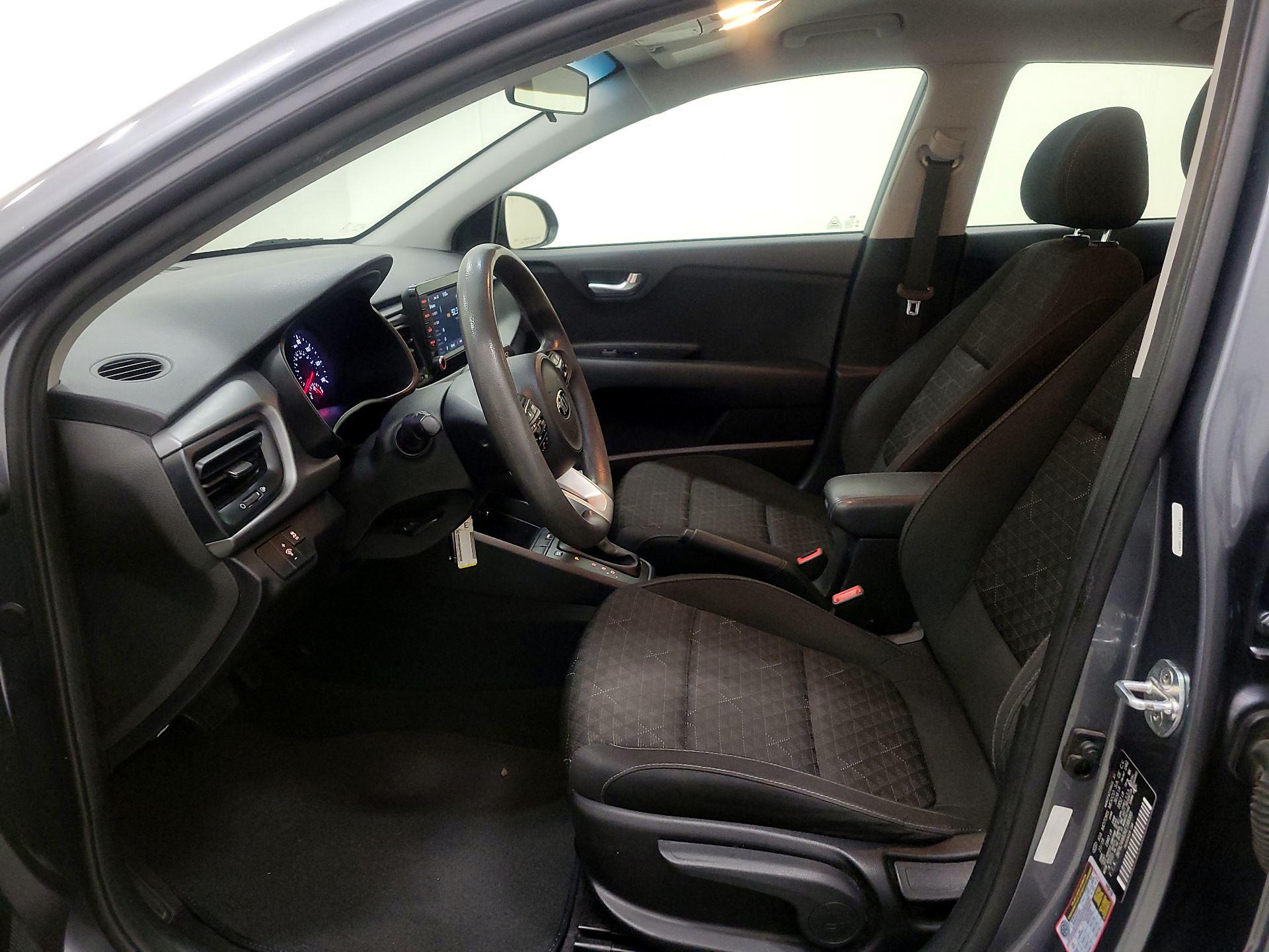 Thumbnail: 2019 Kia Rio - 11