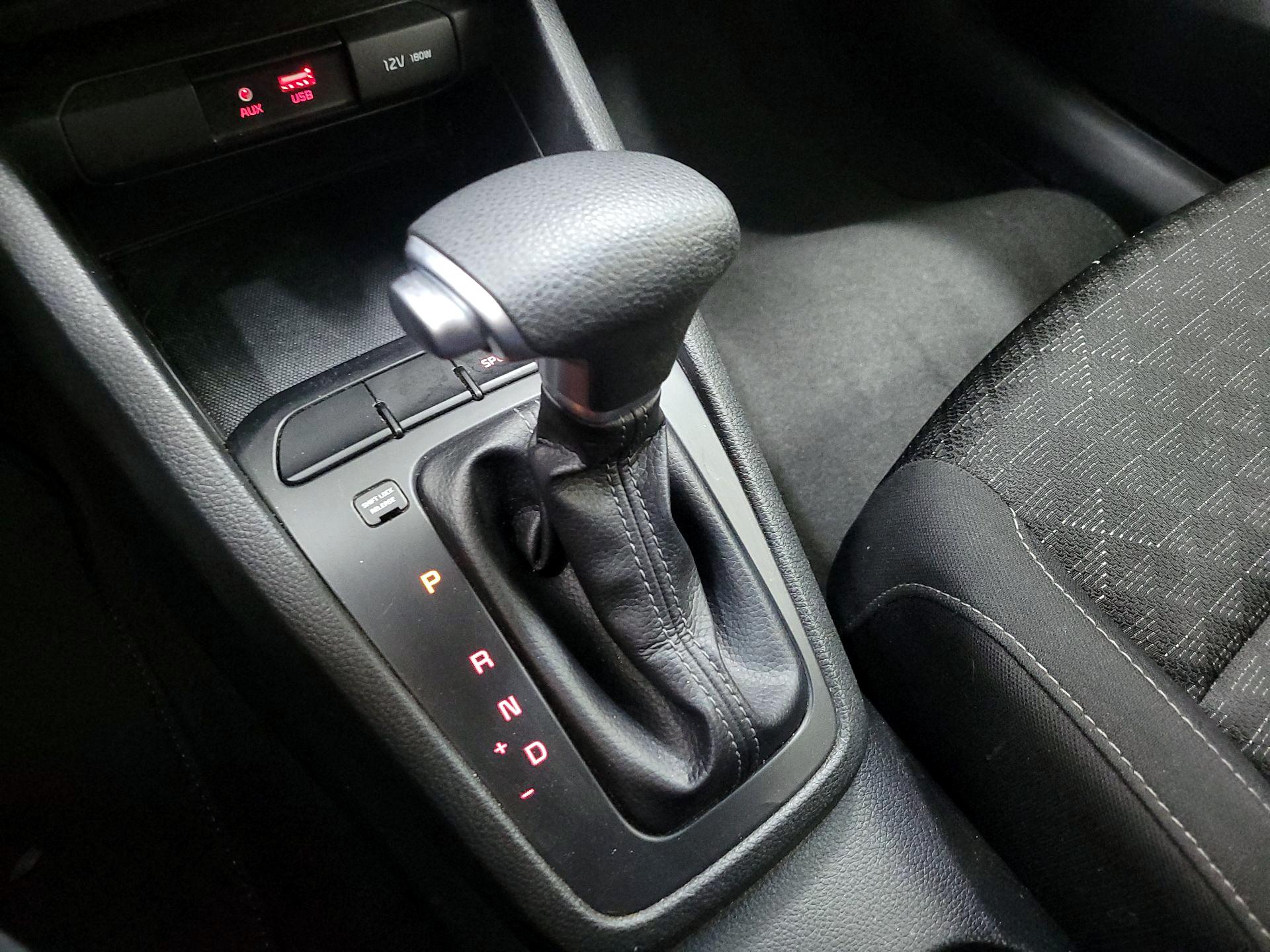 Thumbnail: 2019 Kia Rio - 17