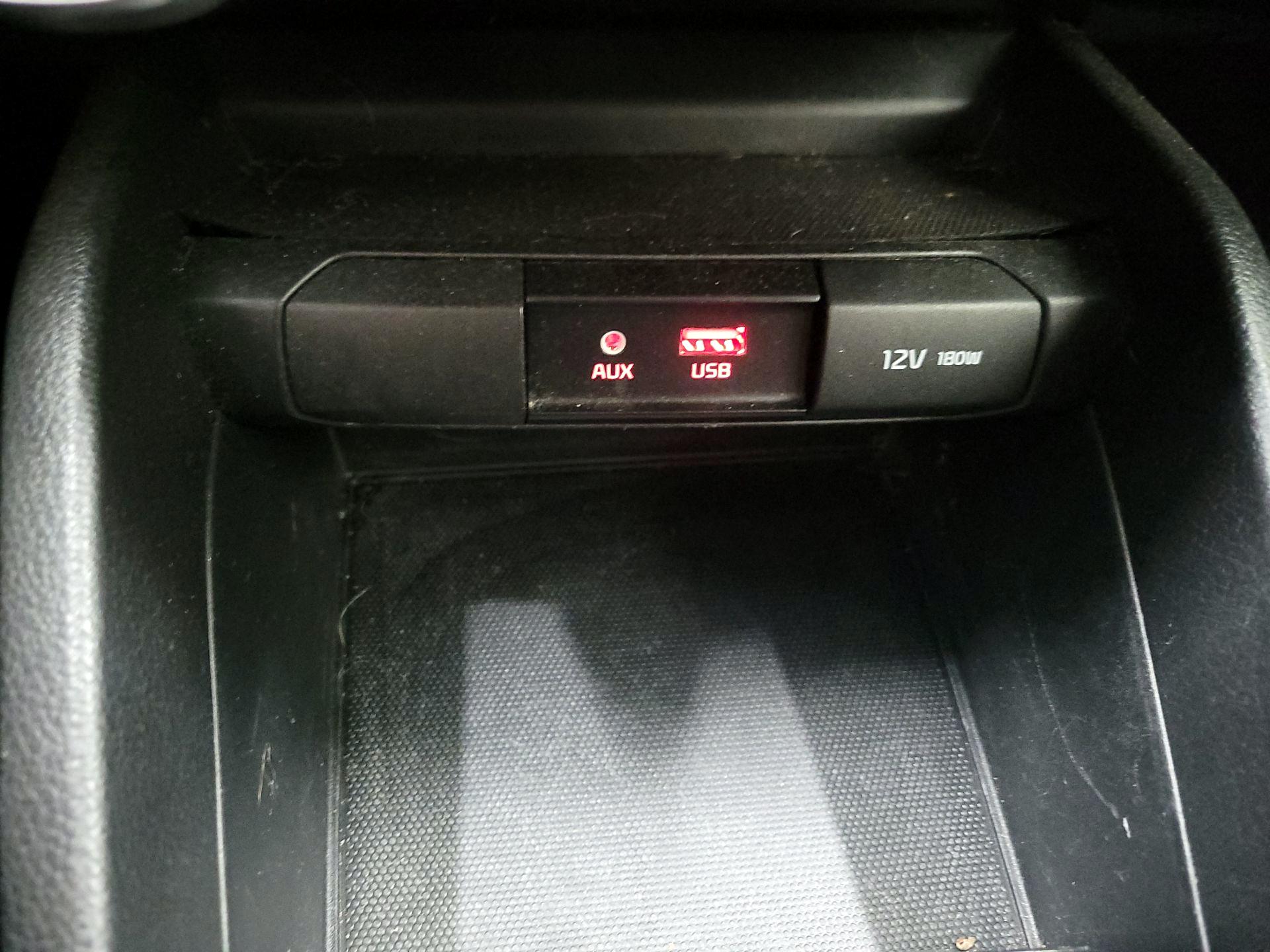 Thumbnail: 2019 Kia Rio - 18