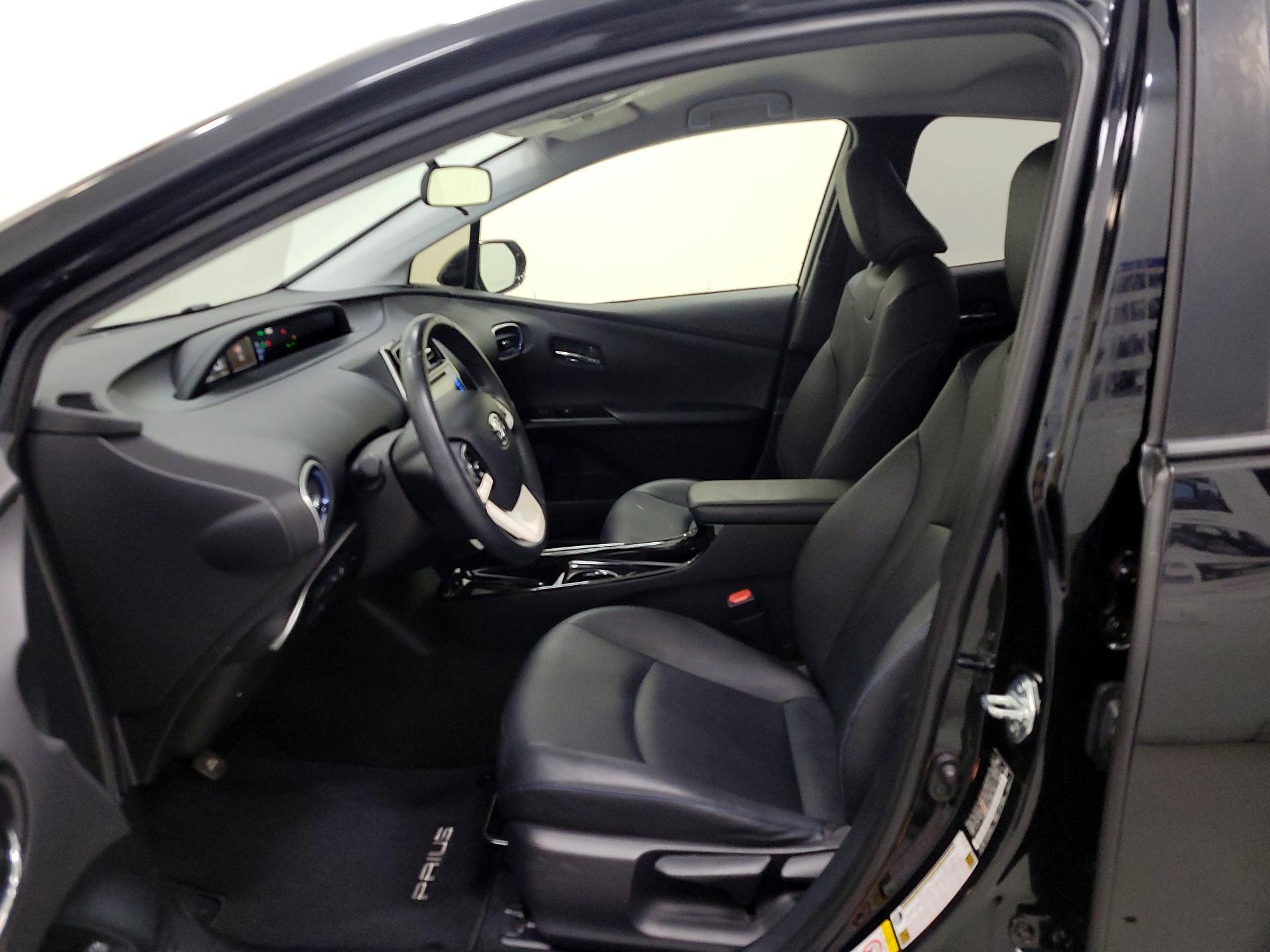 Thumbnail: 2018 Toyota Prius - 11