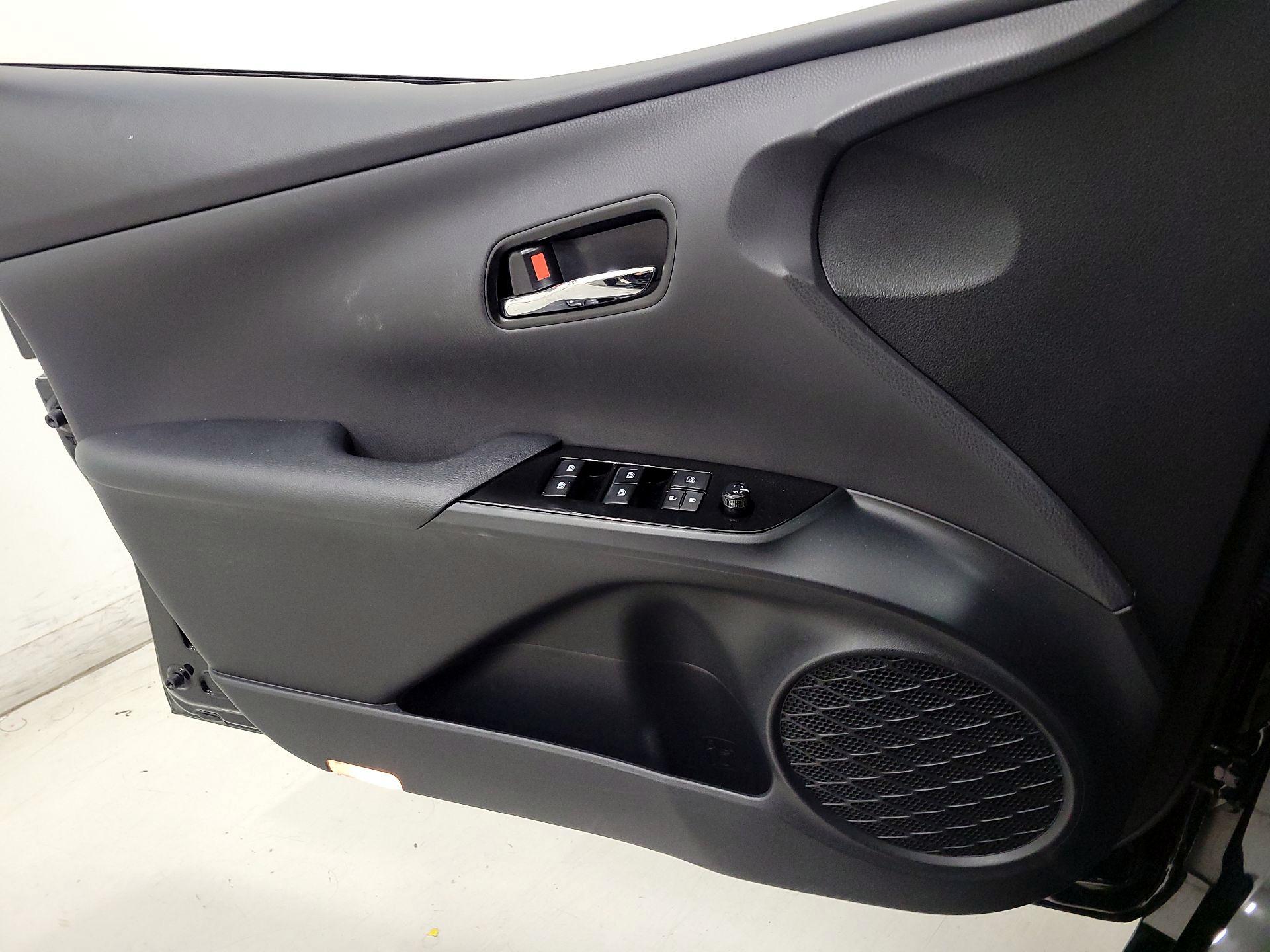 Thumbnail: 2018 Toyota Prius - 12