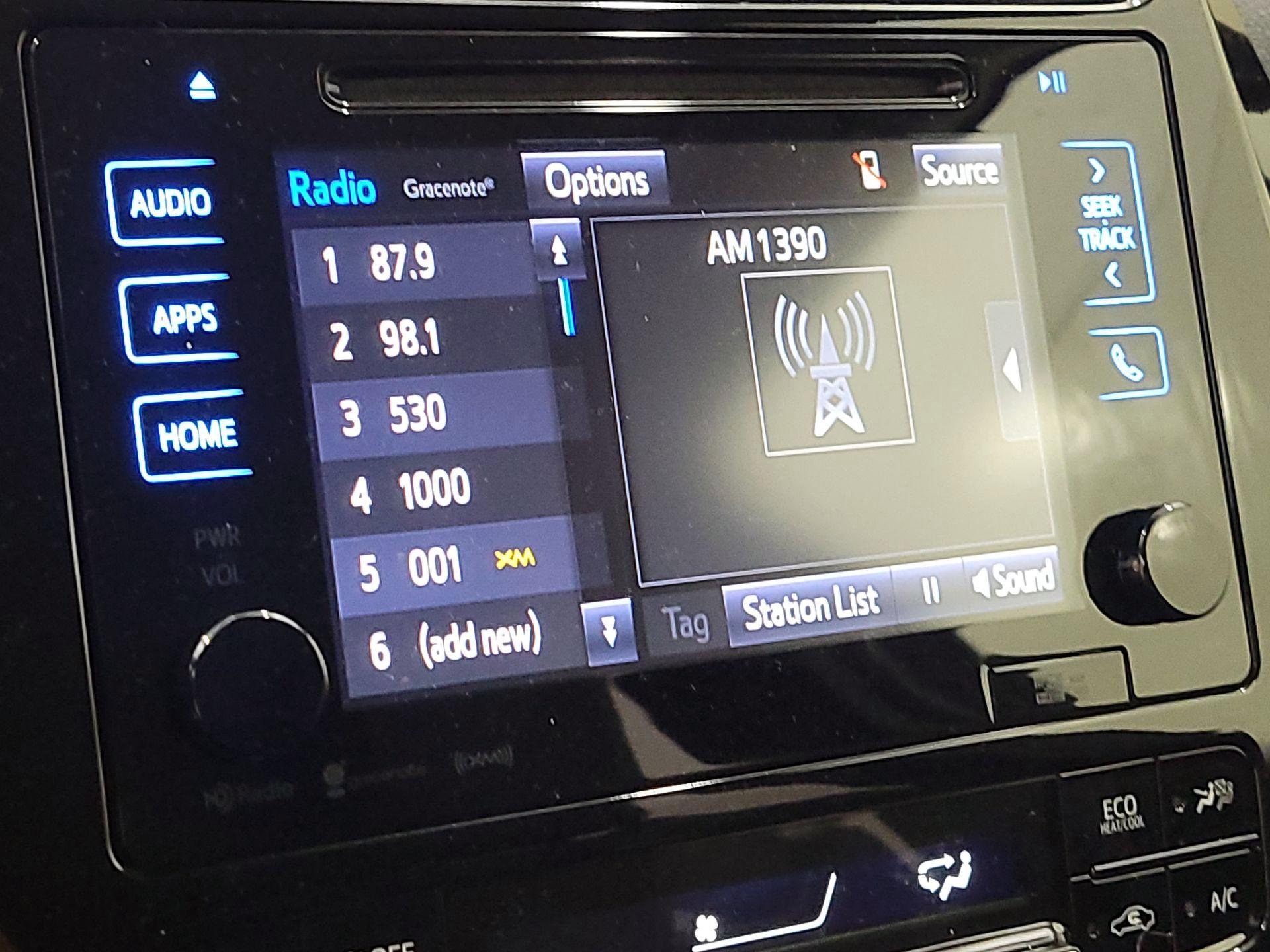 Thumbnail: 2018 Toyota Prius - 15