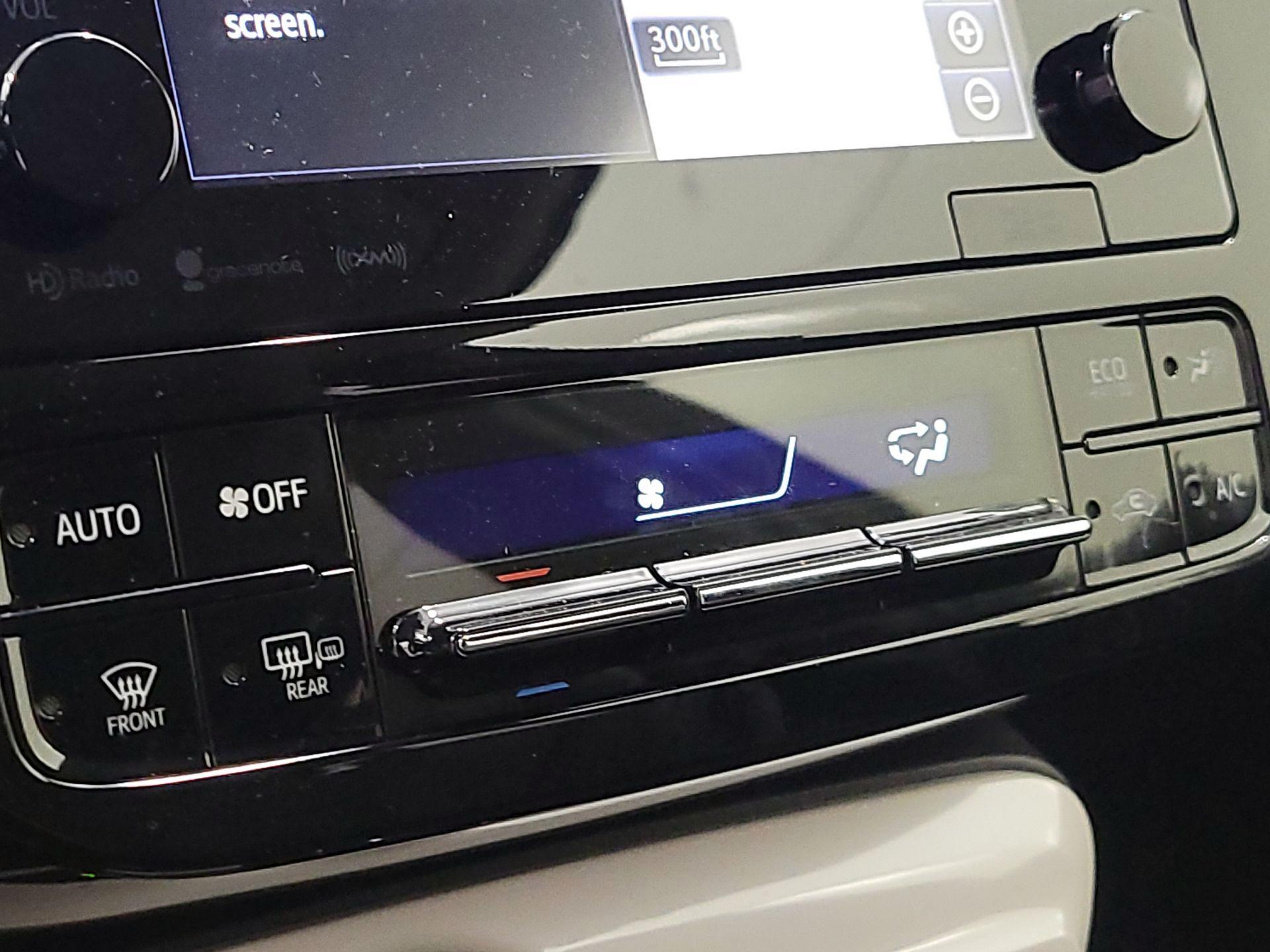 Thumbnail: 2018 Toyota Prius - 16