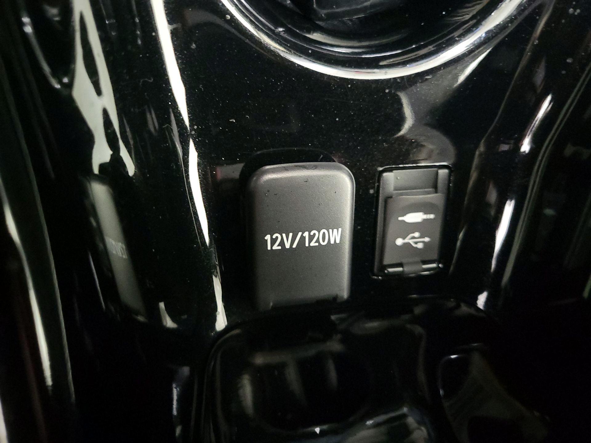 Thumbnail: 2018 Toyota Prius - 18