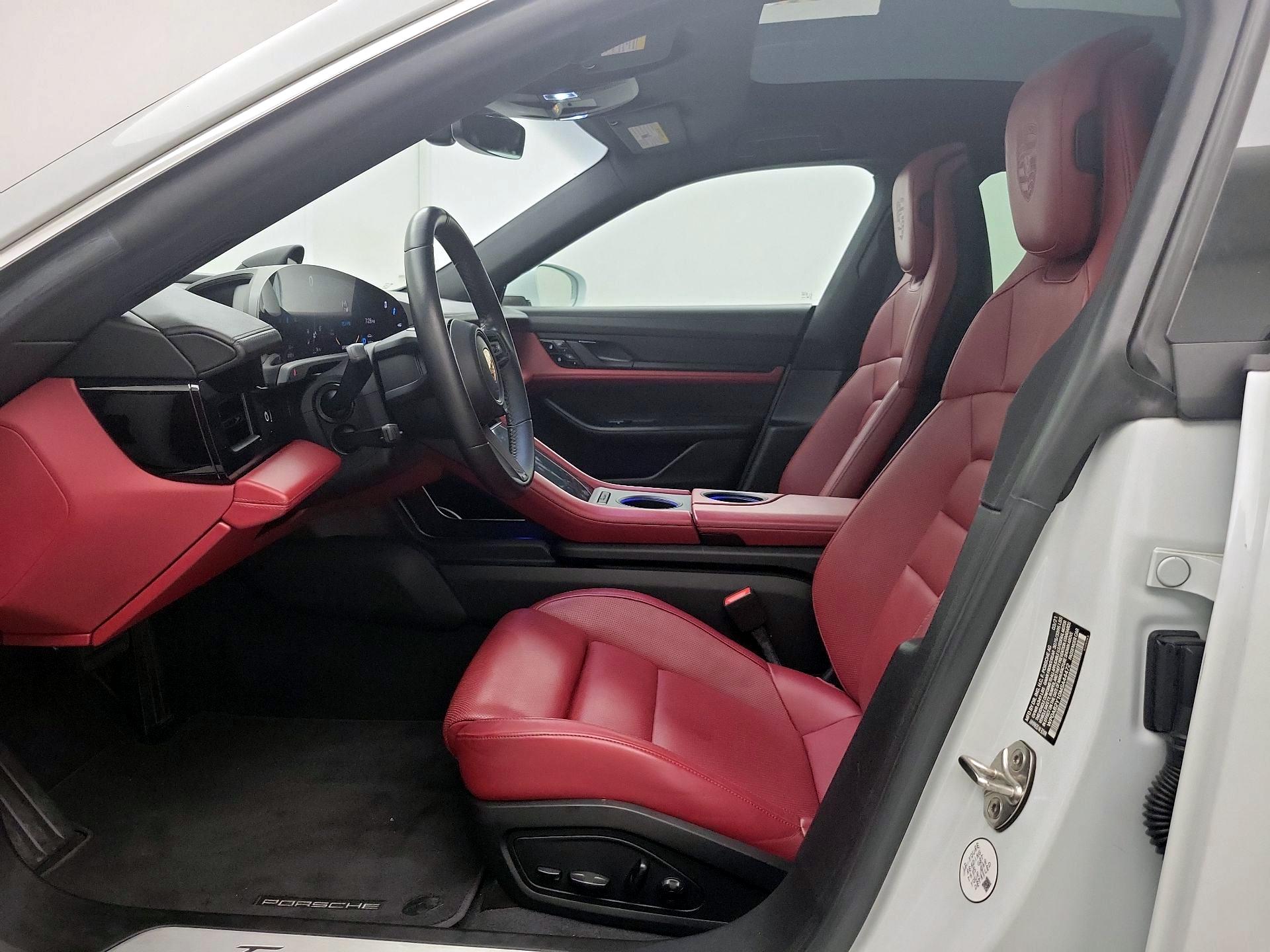 Thumbnail: 2021 Porsche Taycan - 11