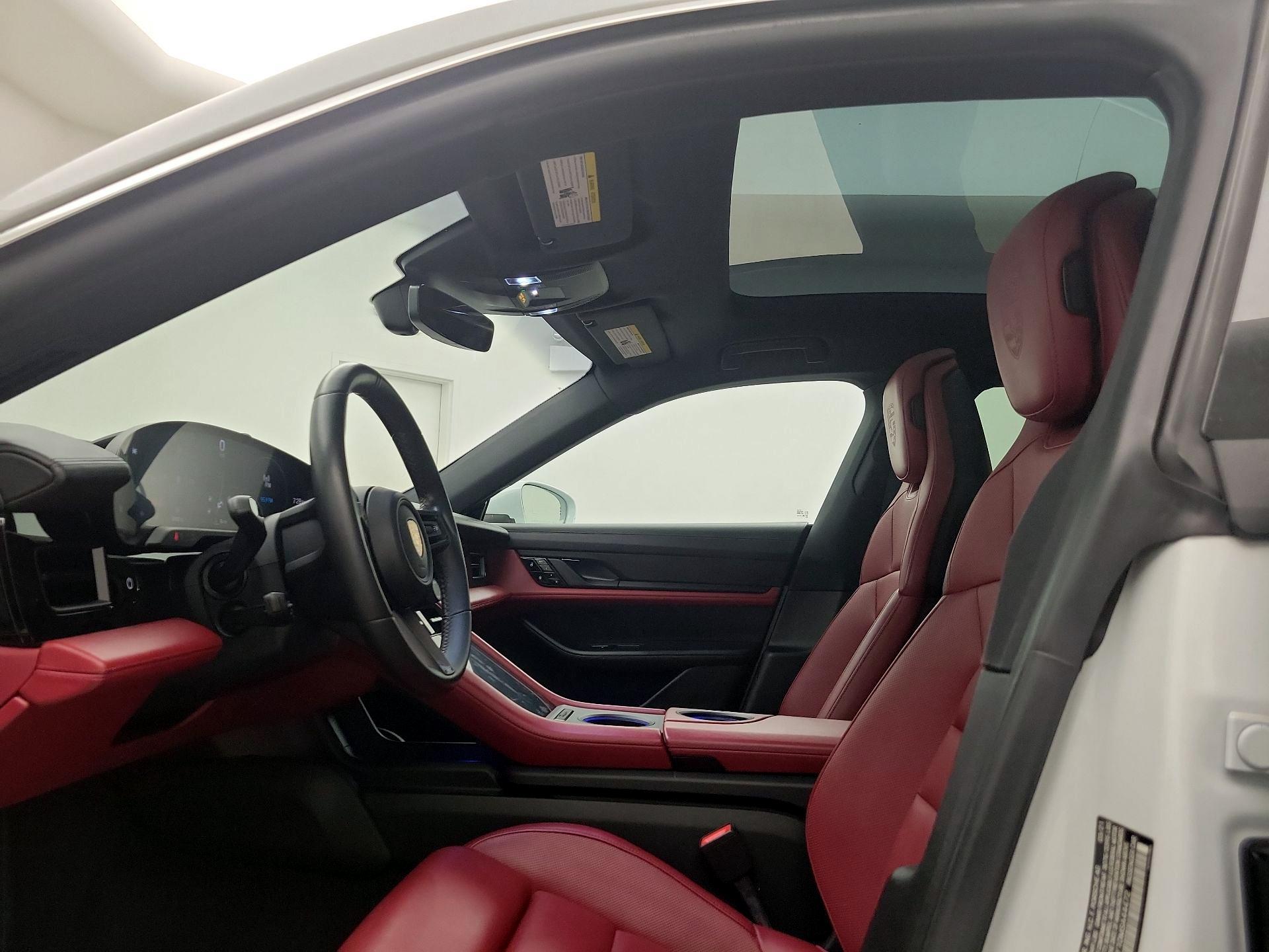 Thumbnail: 2021 Porsche Taycan - 20