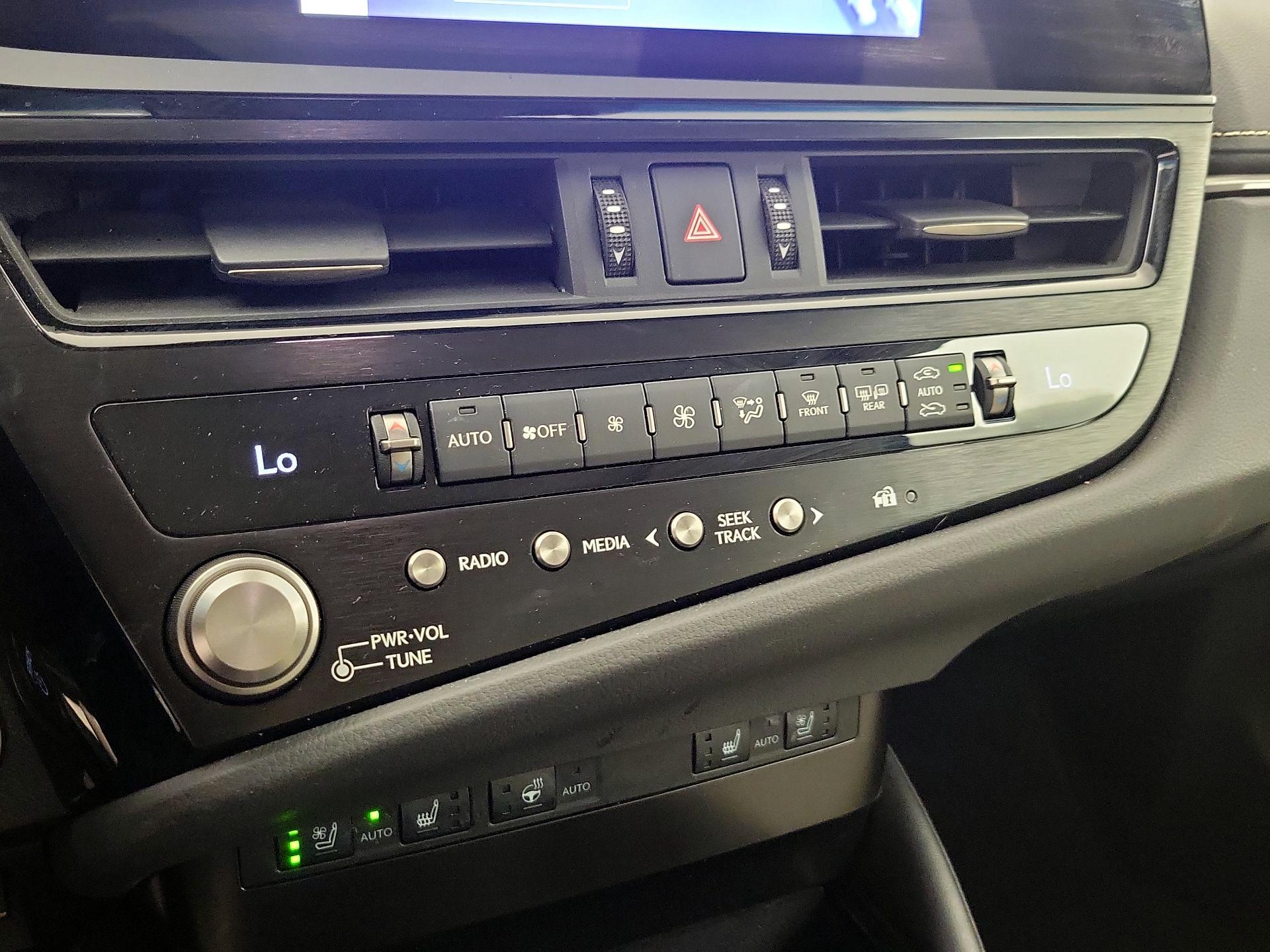 Thumbnail: 2023 Lexus ES - 15