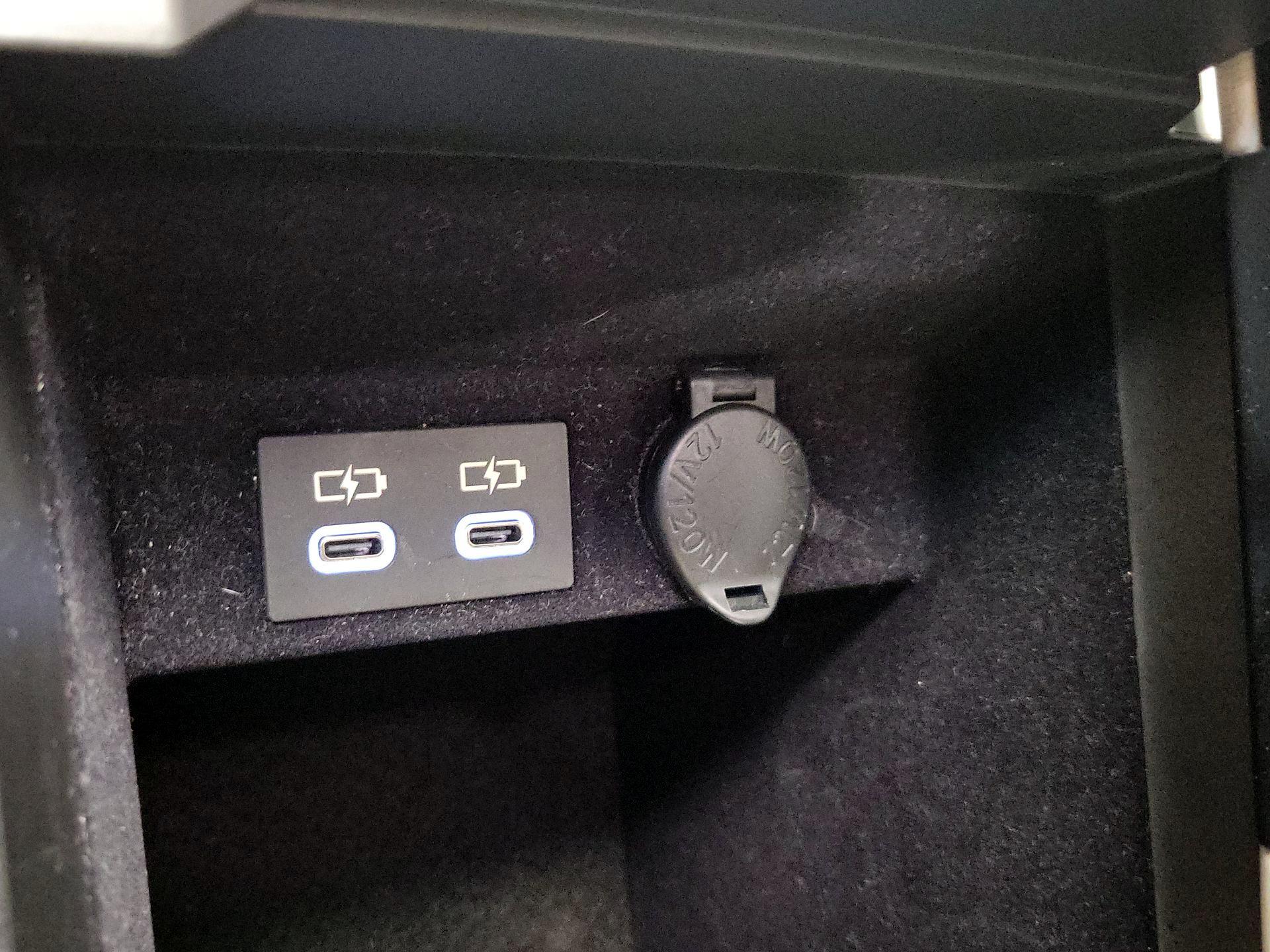 Thumbnail: 2023 Lexus ES - 17