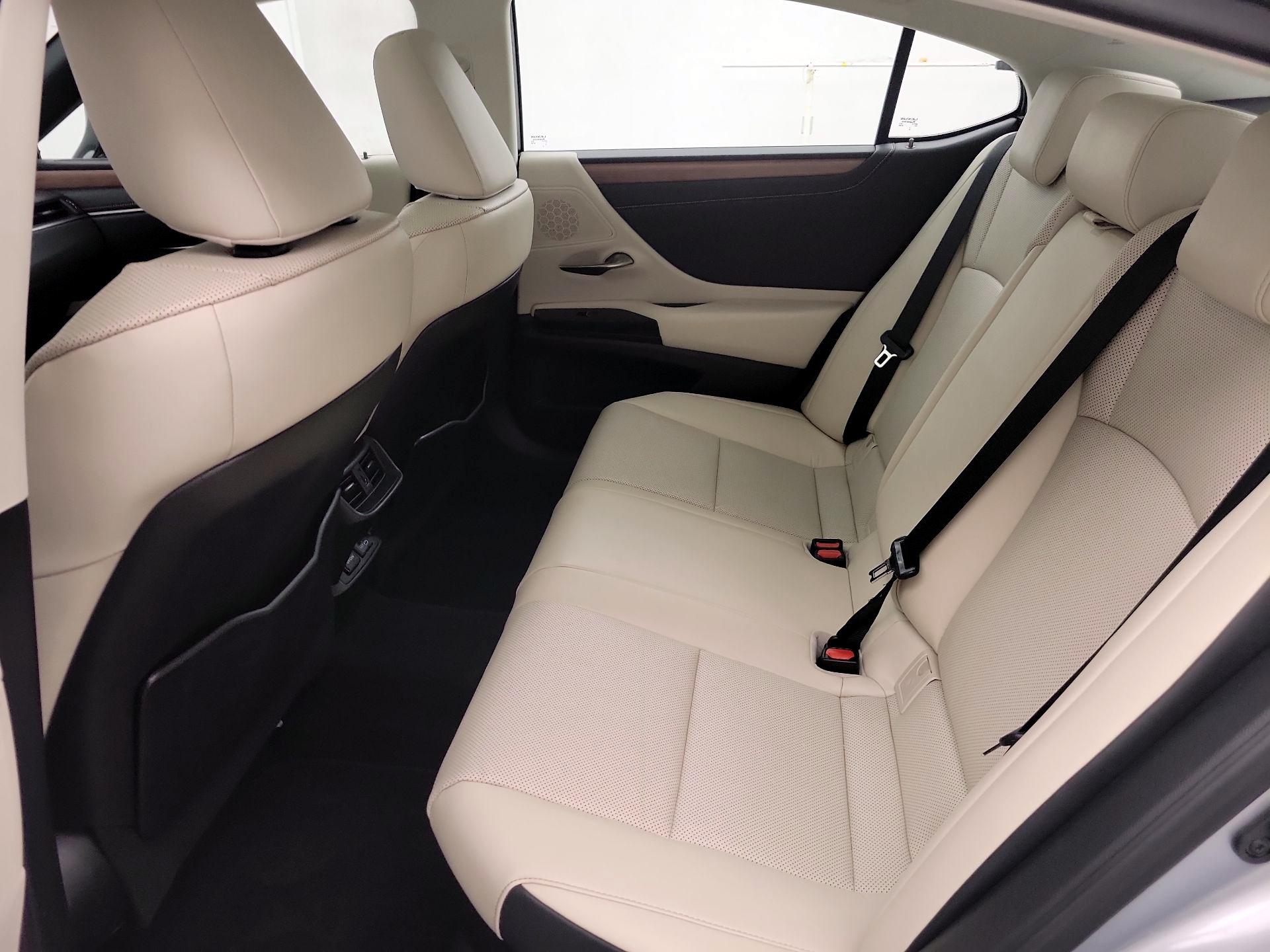 Thumbnail: 2023 Lexus ES - 19