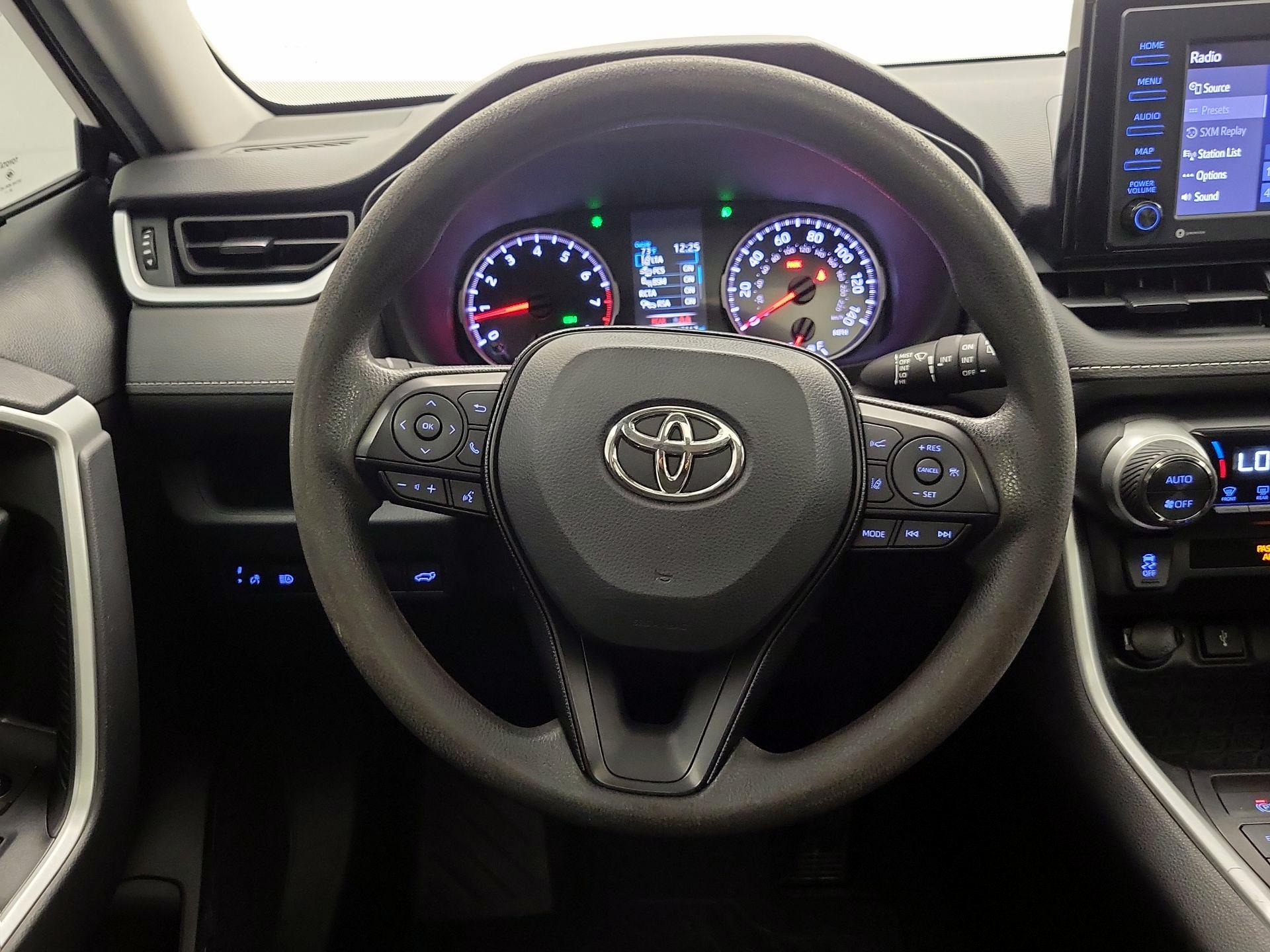 Thumbnail: 2021 Toyota RAV4 - 10