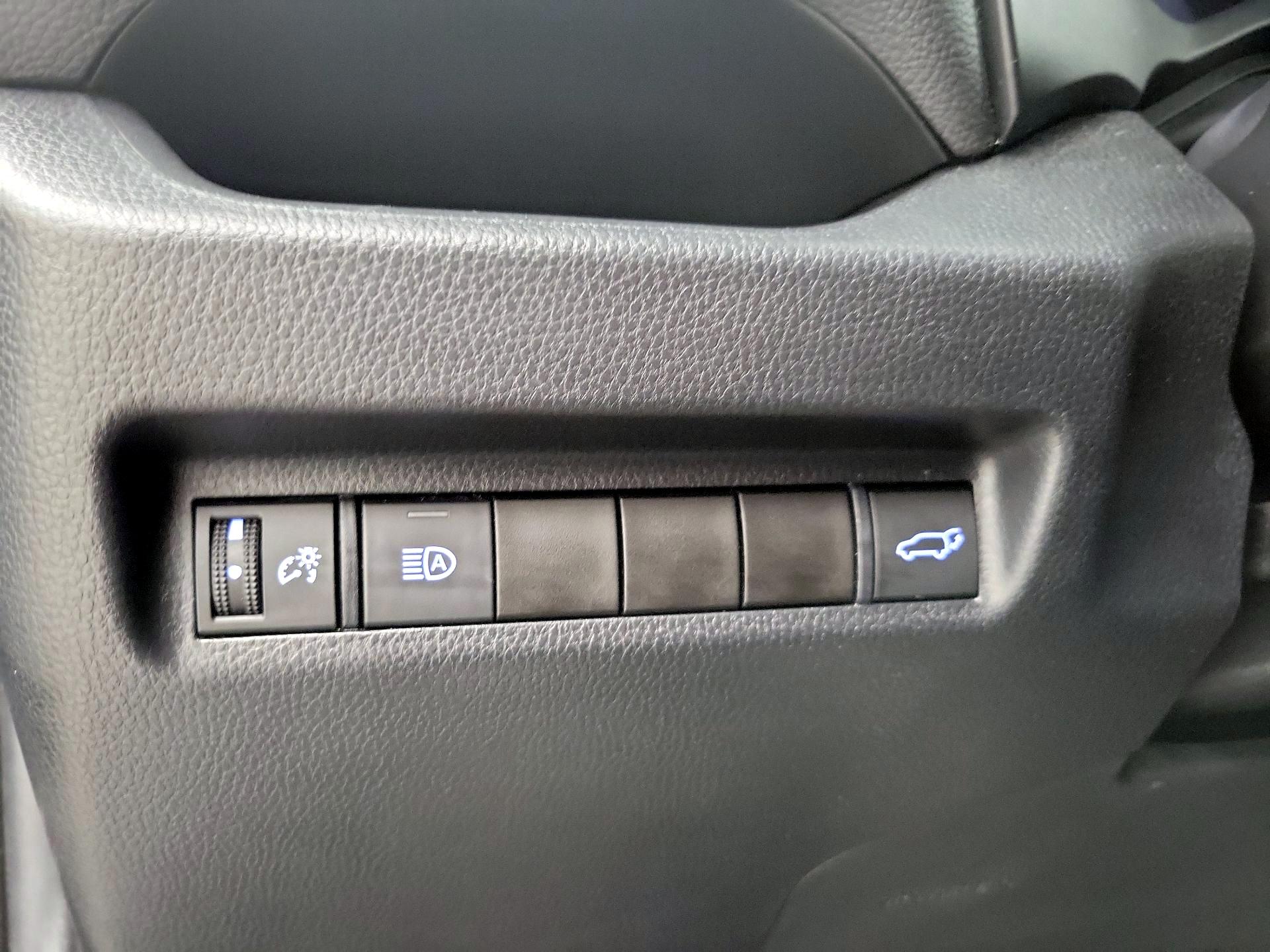 Thumbnail: 2021 Toyota RAV4 - 13