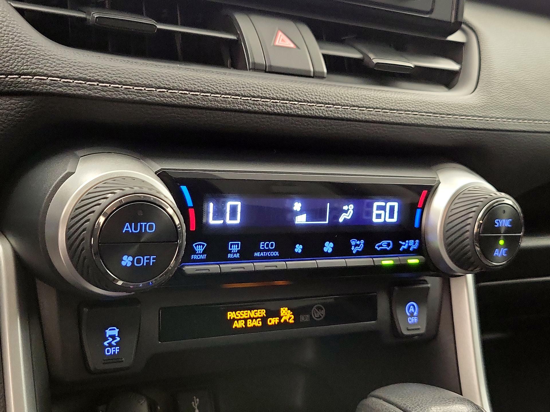 Thumbnail: 2021 Toyota RAV4 - 16