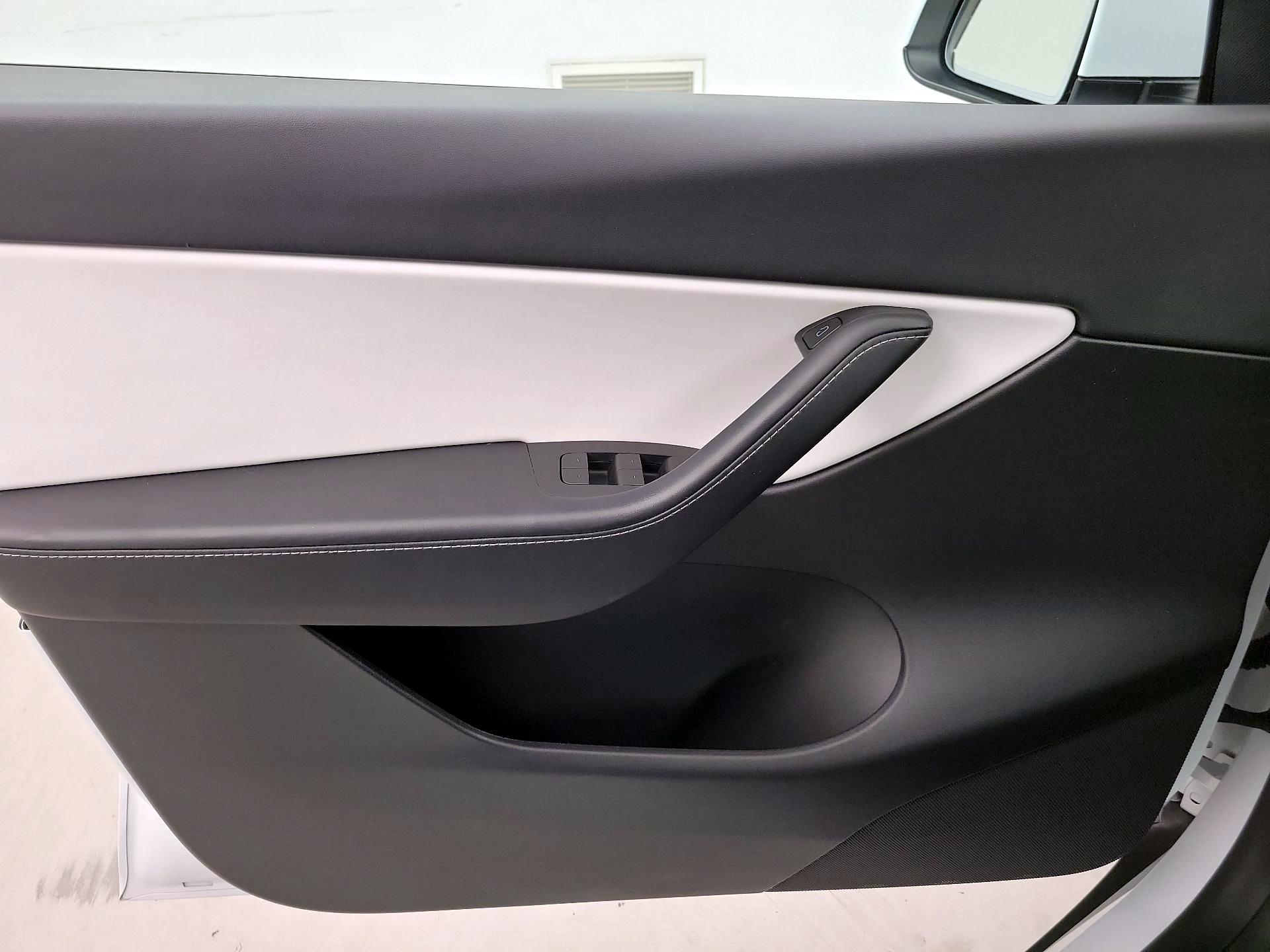 Thumbnail: 2021 Tesla Model Y - 12