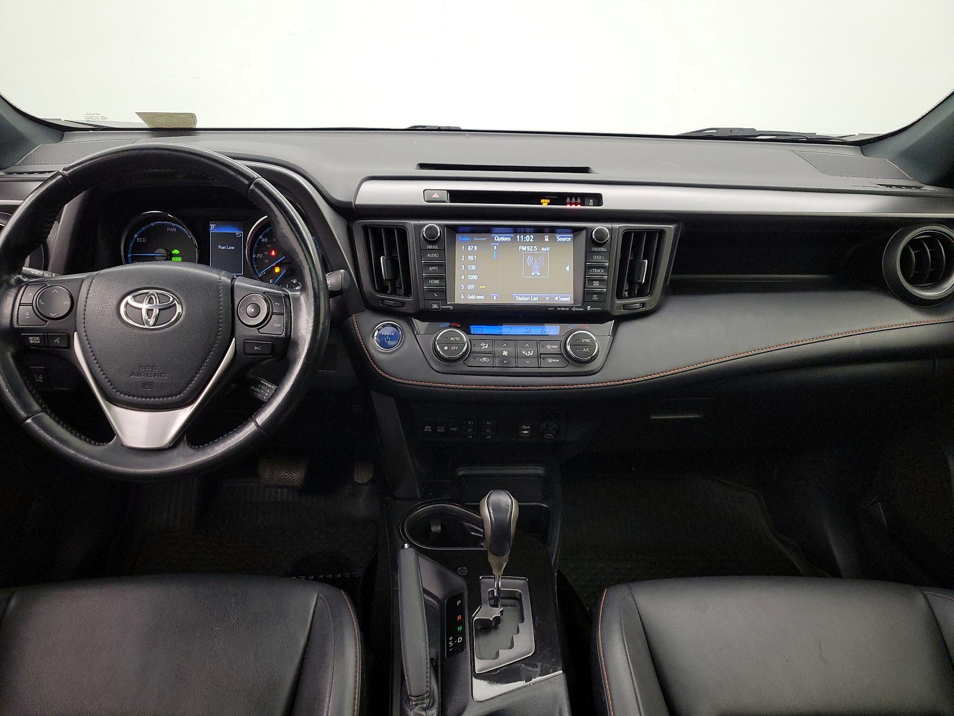 Thumbnail: 2017 Toyota RAV4 - 9