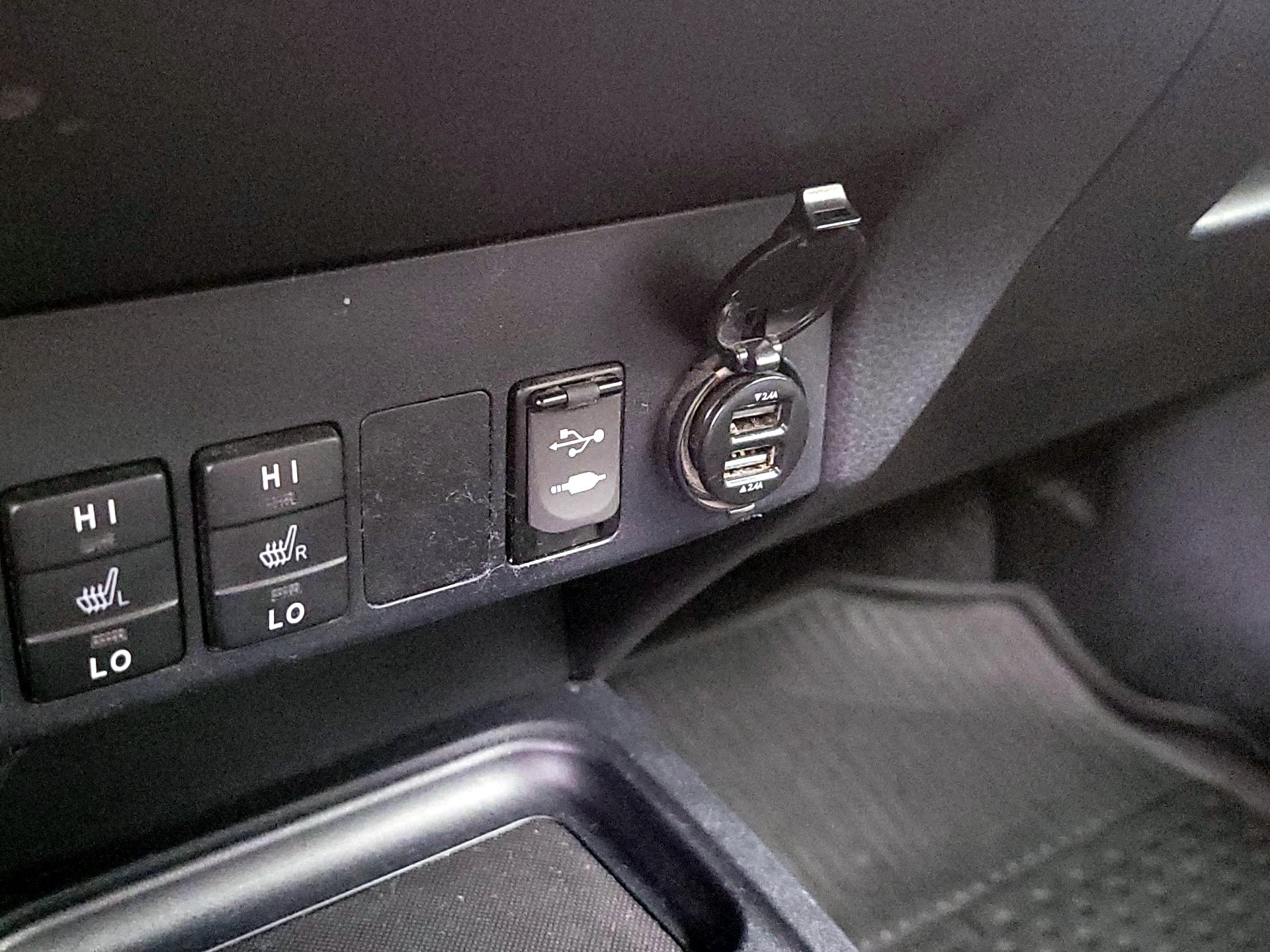 Thumbnail: 2017 Toyota RAV4 - 18