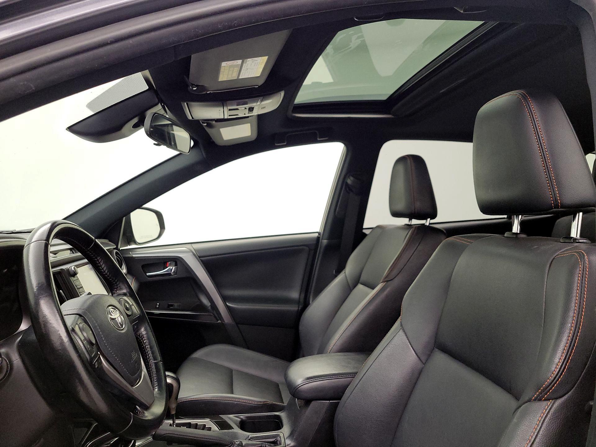 Thumbnail: 2017 Toyota RAV4 - 19