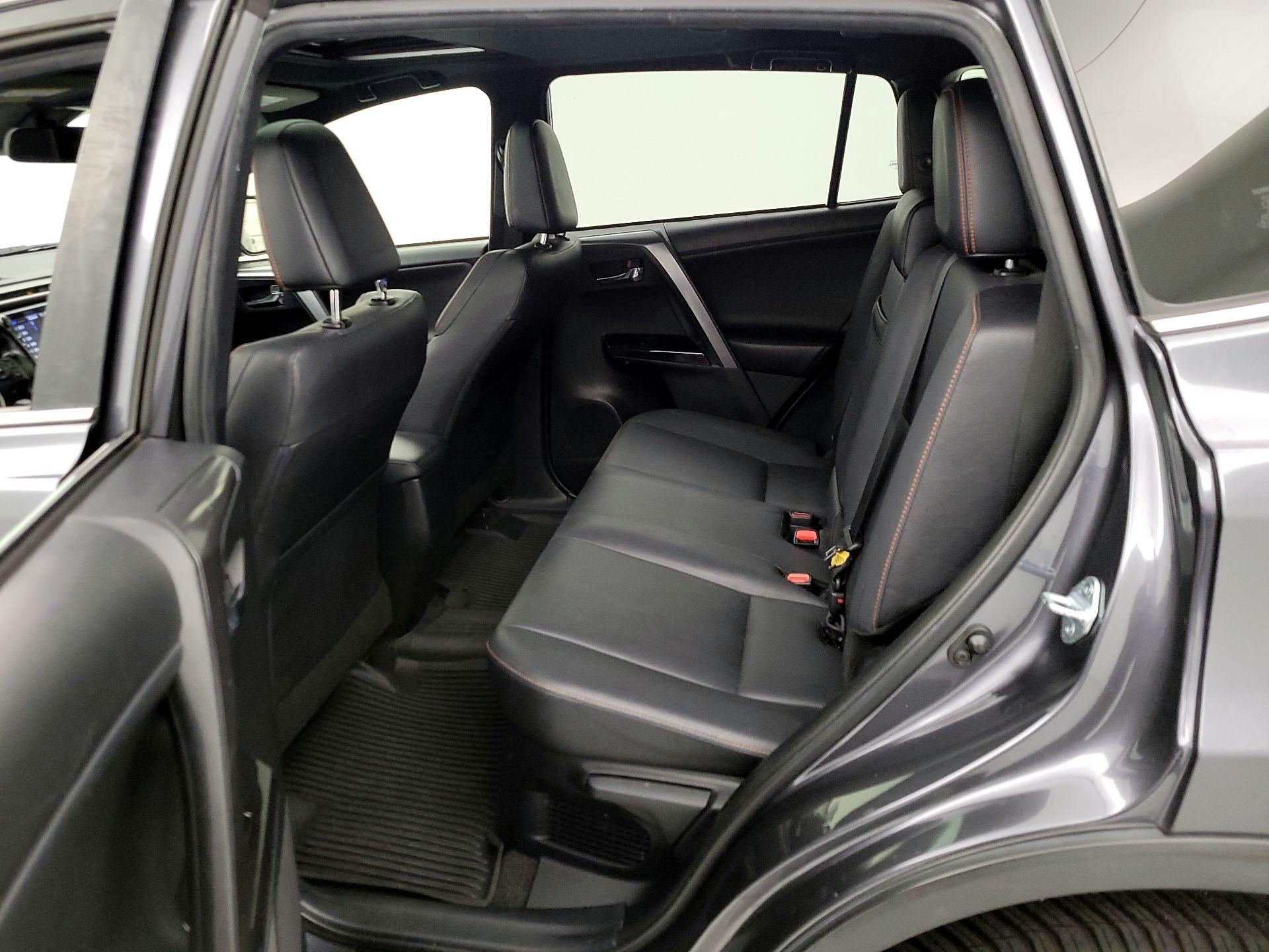 Thumbnail: 2017 Toyota RAV4 - 20