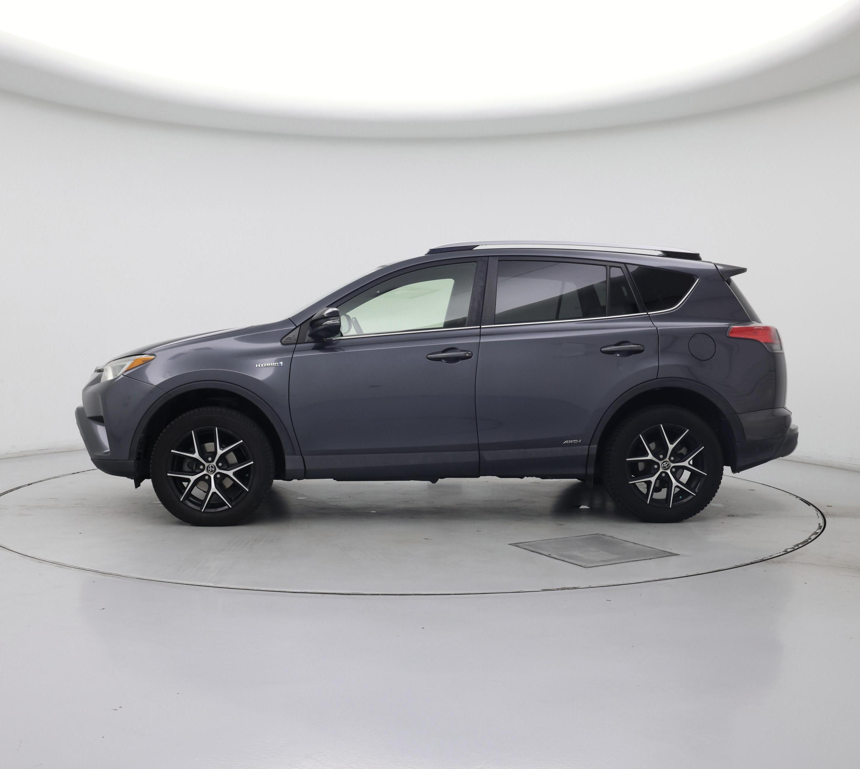 Thumbnail: 2017 Toyota RAV4 - 3