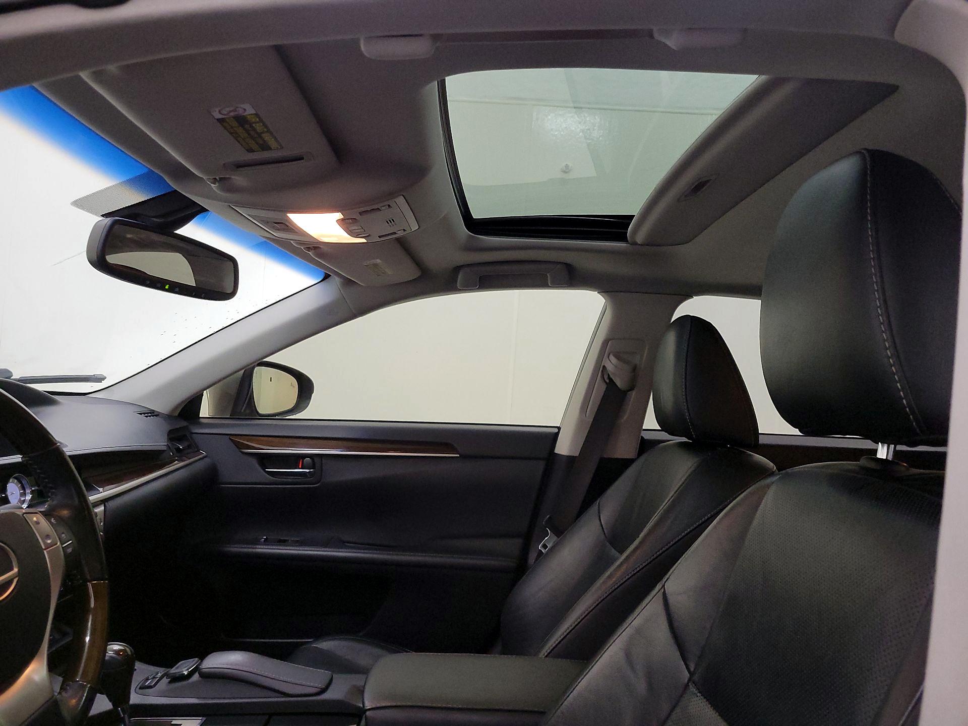 Thumbnail: 2015 Lexus ES - 19