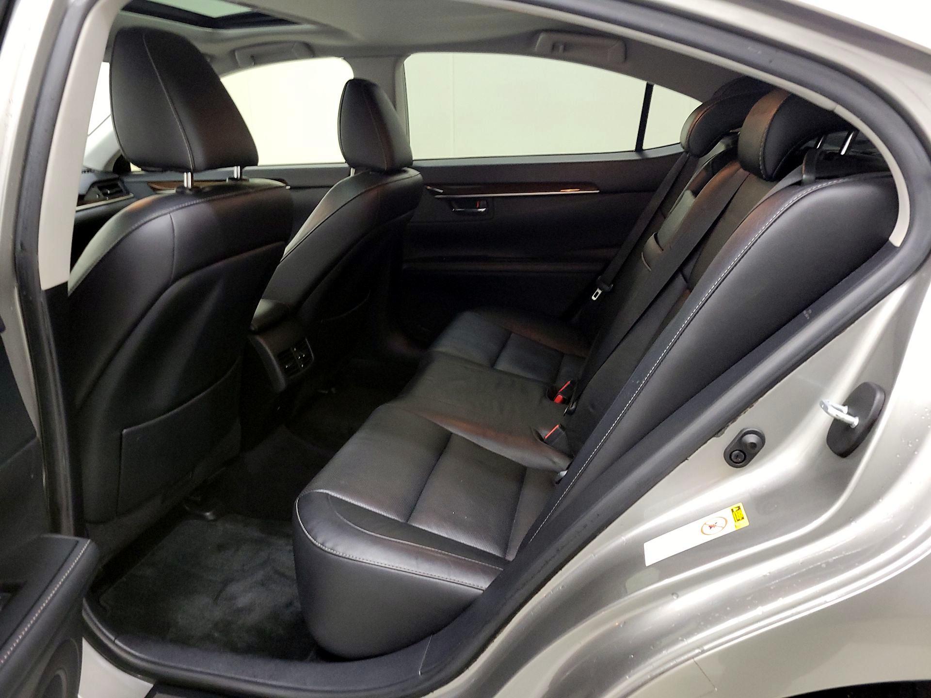 Thumbnail: 2015 Lexus ES - 20