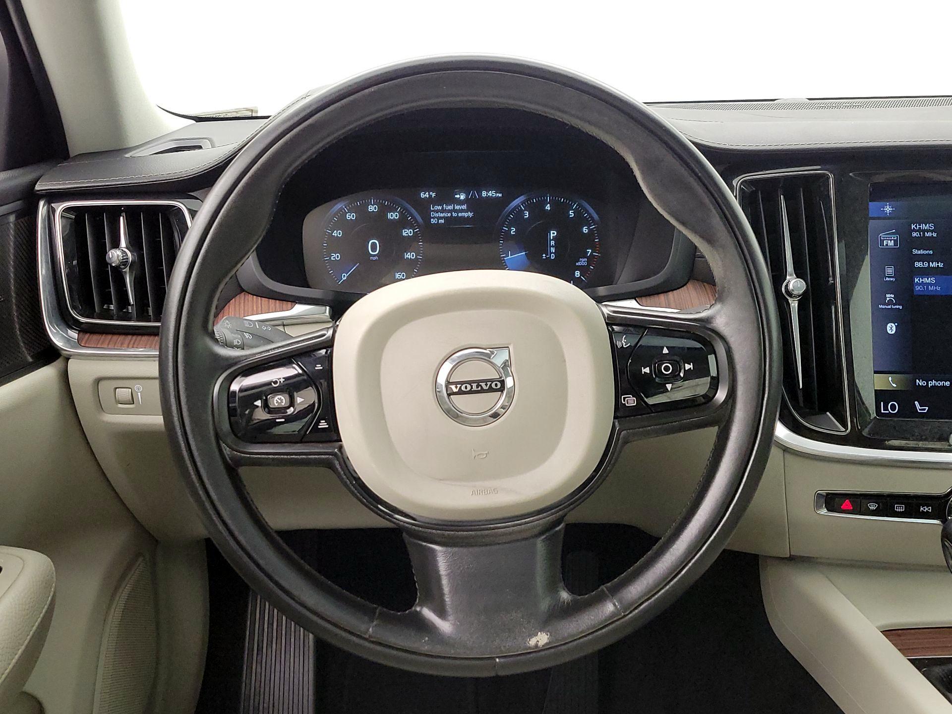 Thumbnail: 2019 Volvo S60 - 10