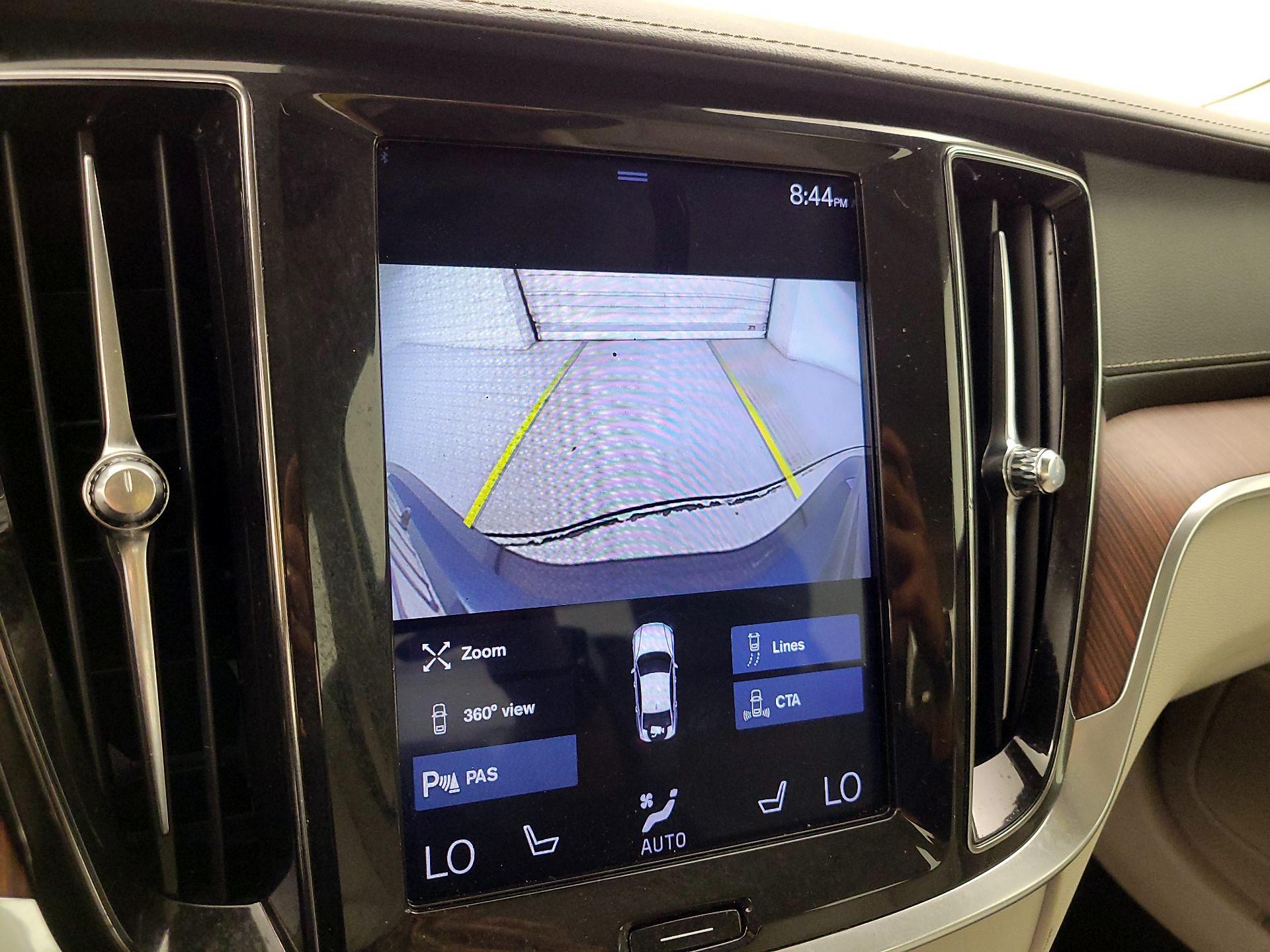 Thumbnail: 2019 Volvo S60 - 14