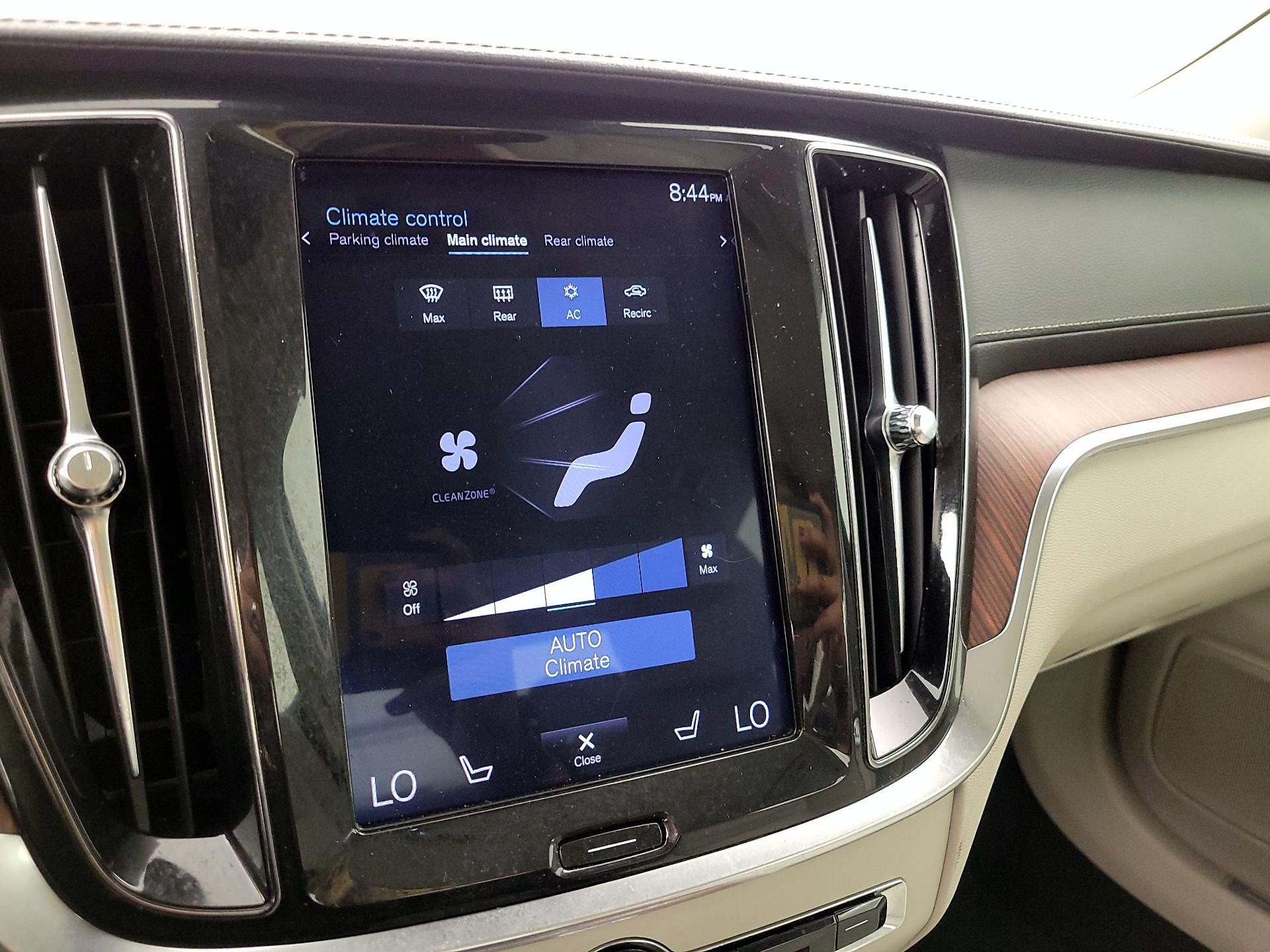 Thumbnail: 2019 Volvo S60 - 16