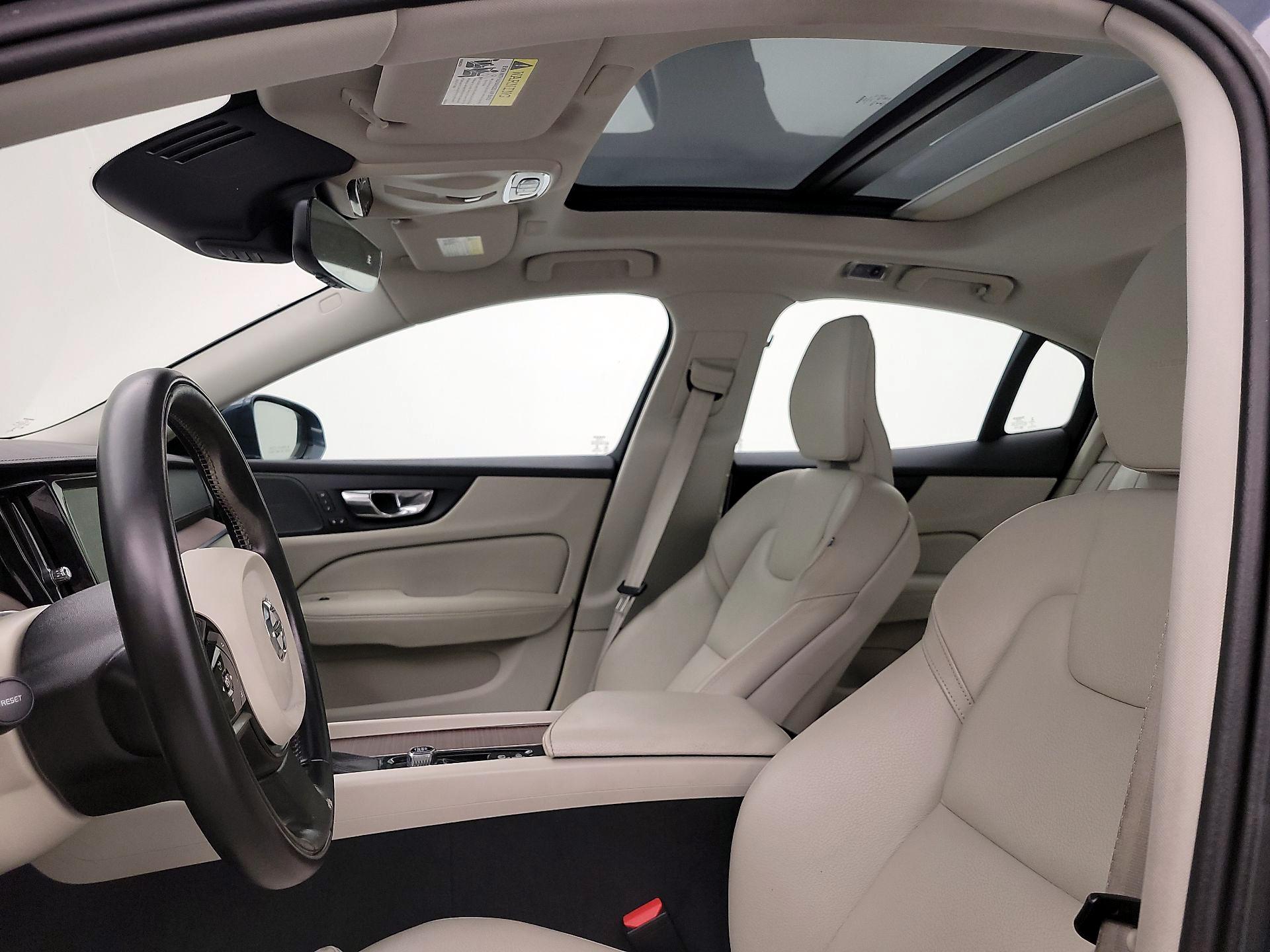 Thumbnail: 2019 Volvo S60 - 18