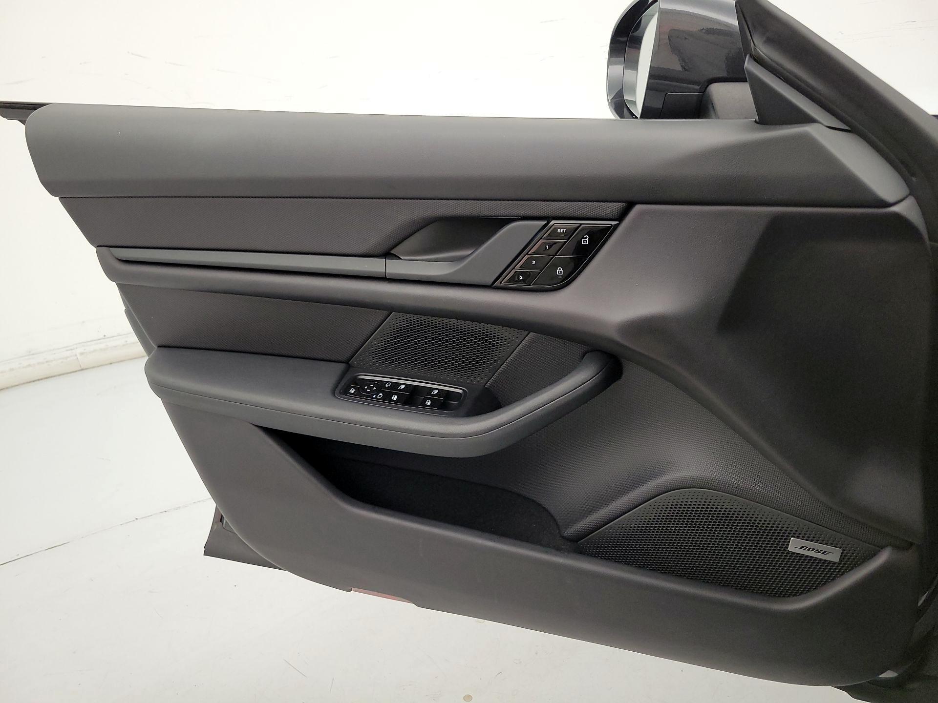 Thumbnail: 2021 Porsche Taycan - 12