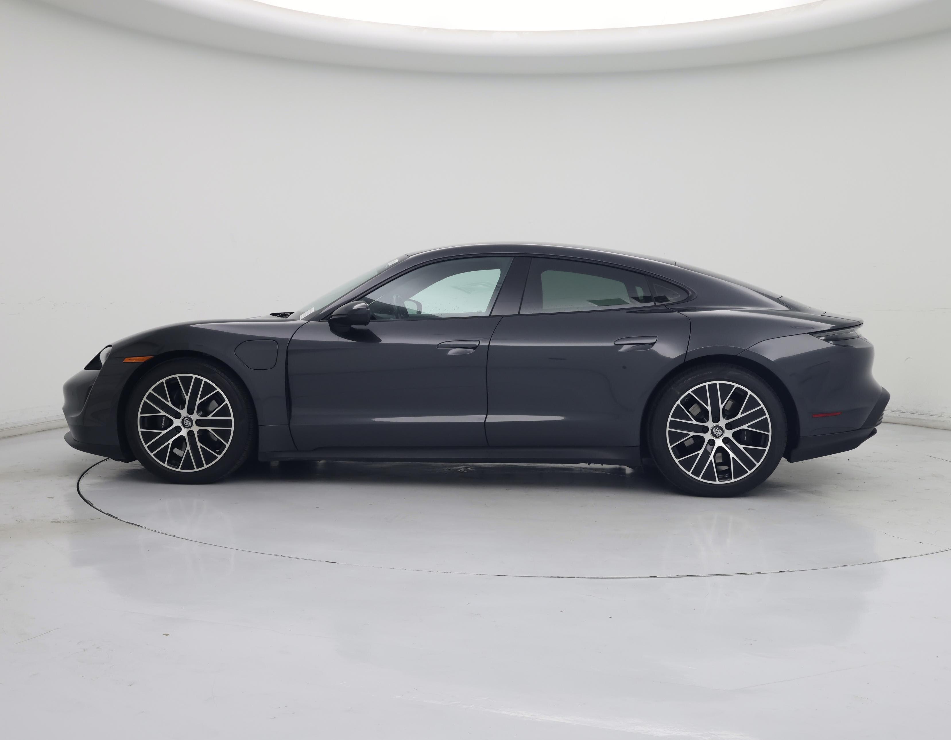 Thumbnail: 2021 Porsche Taycan - 3