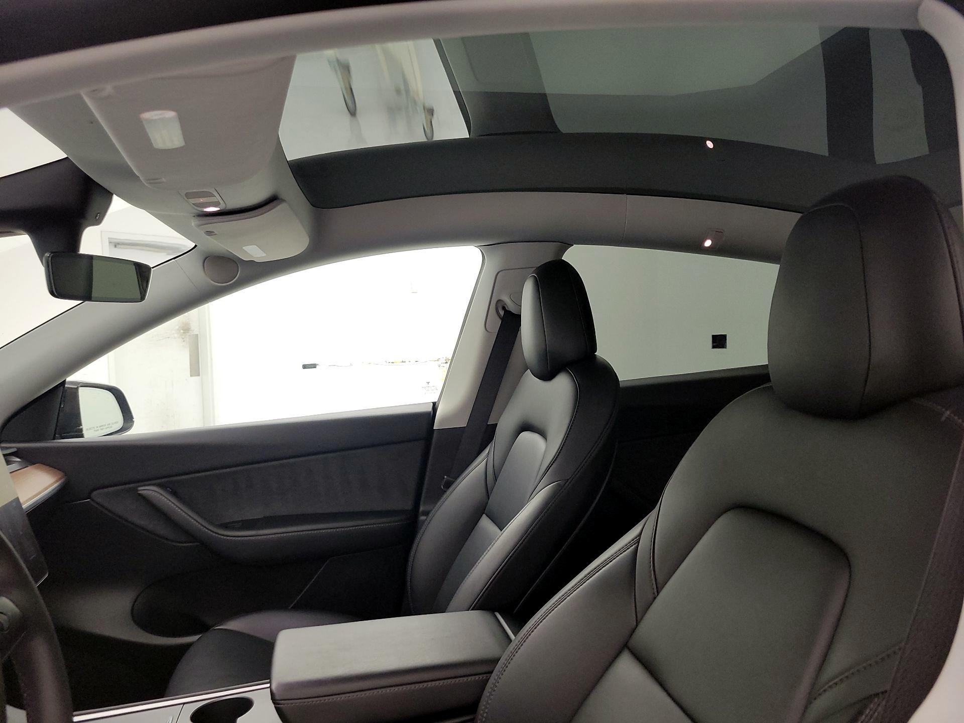 Thumbnail: 2022 Tesla Model Y - 18