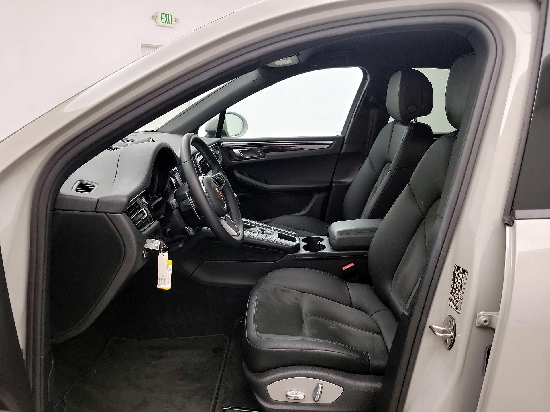 Thumbnail: 2020 Porsche Macan - 11