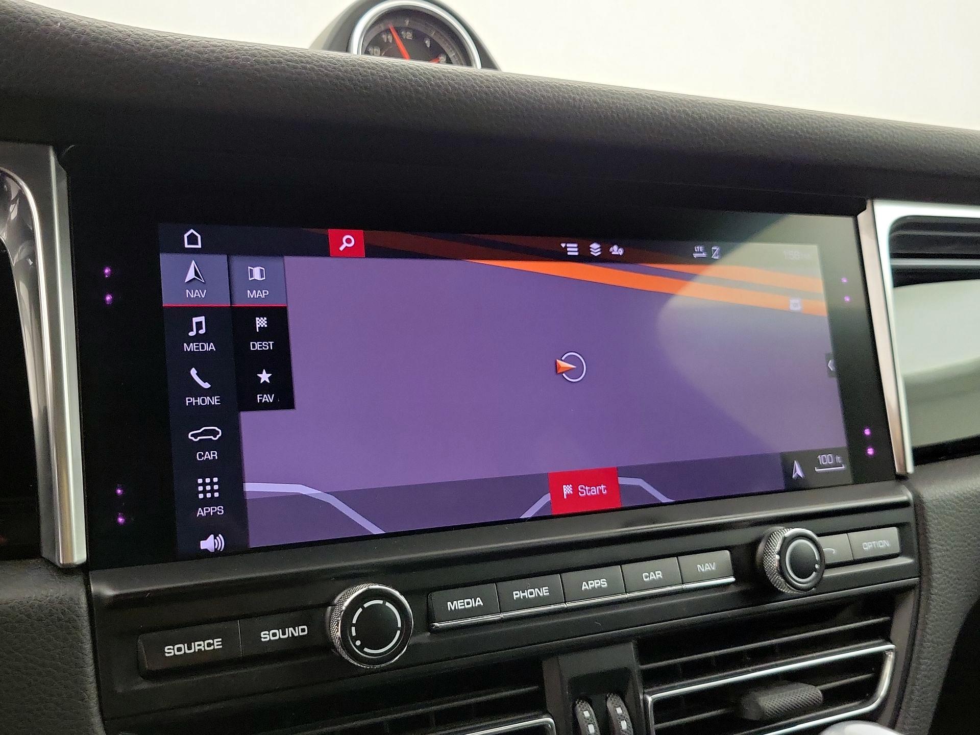 Thumbnail: 2020 Porsche Macan - 14