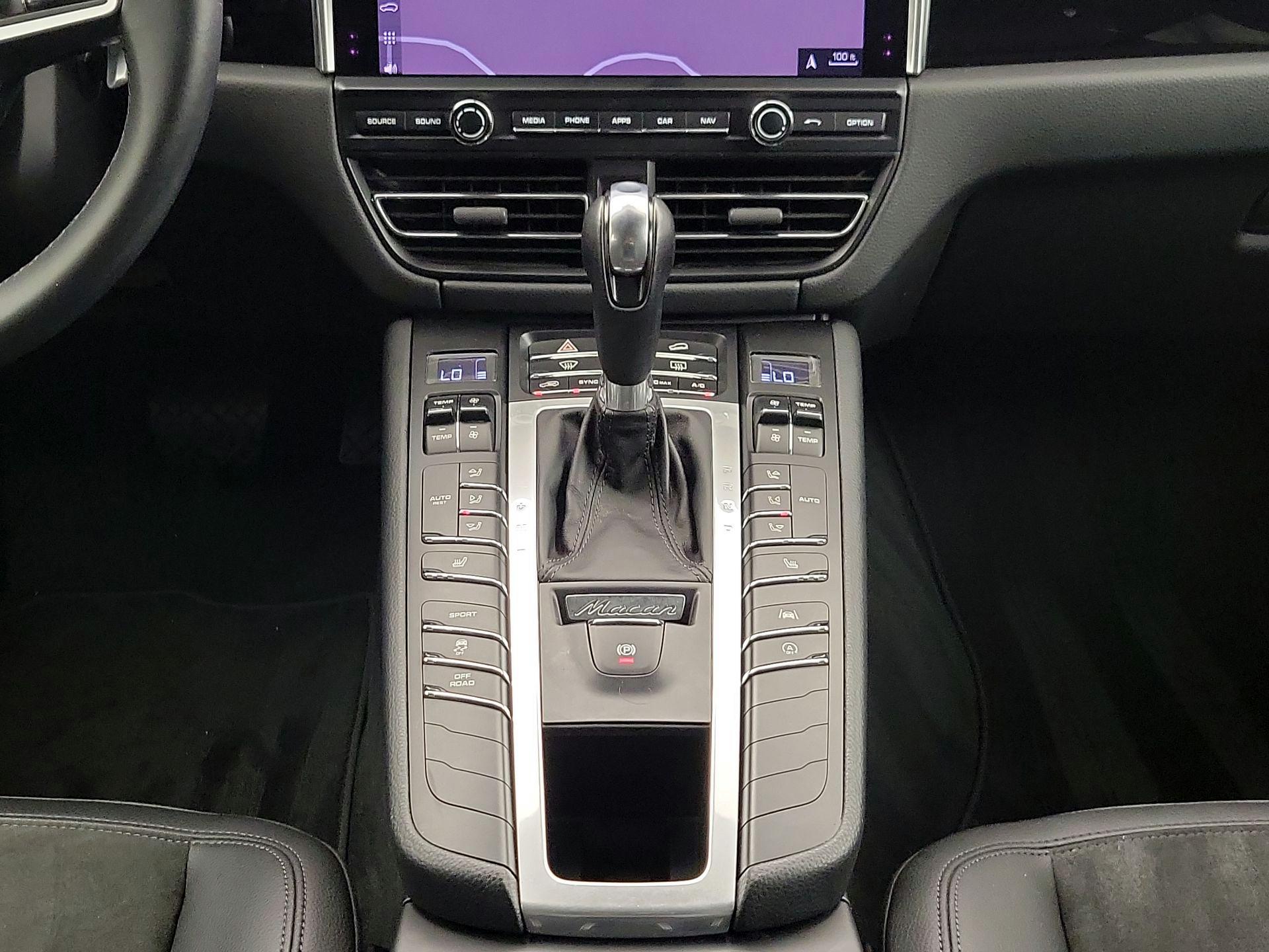 Thumbnail: 2020 Porsche Macan - 18