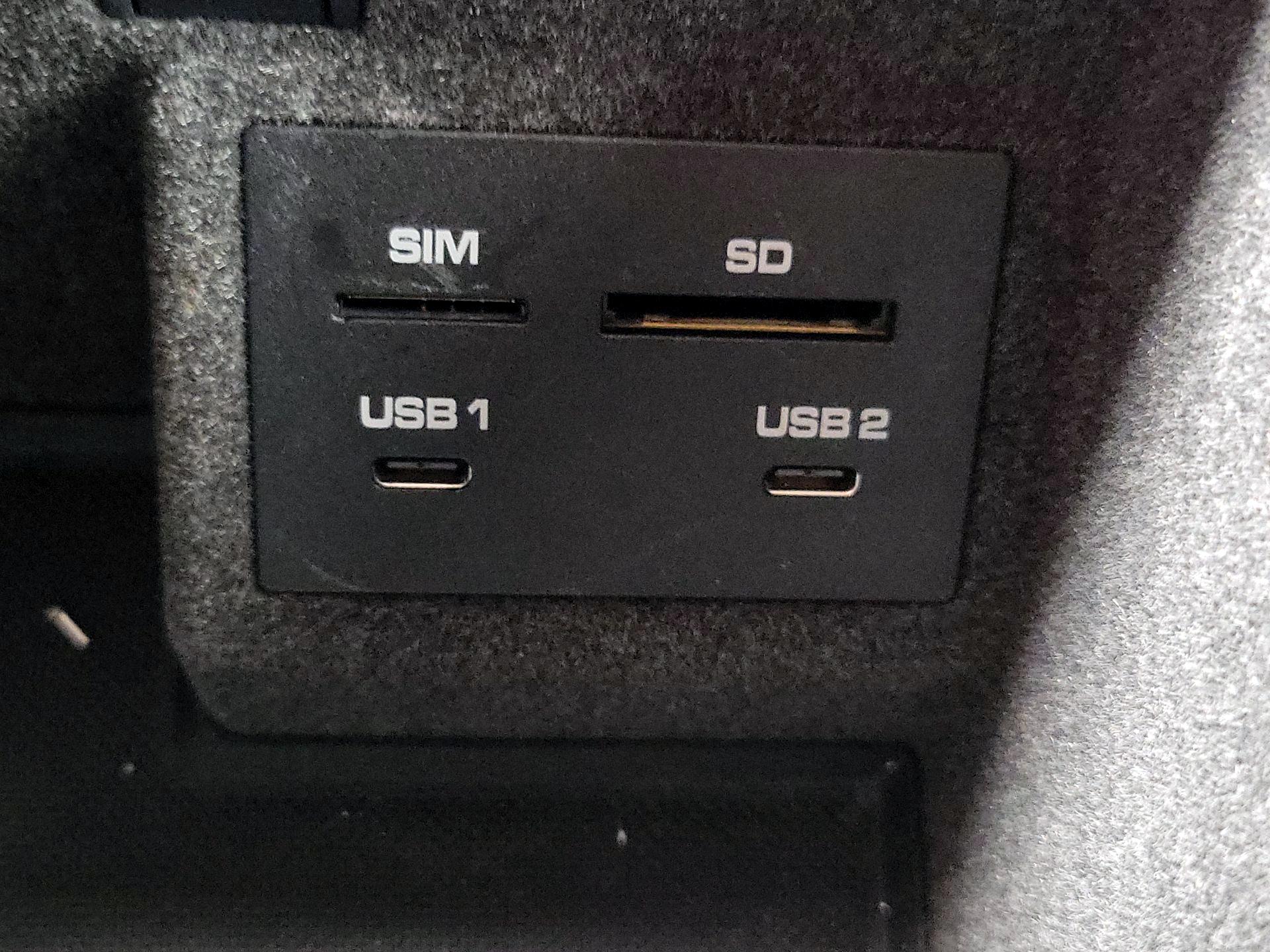 Thumbnail: 2020 Porsche Macan - 19