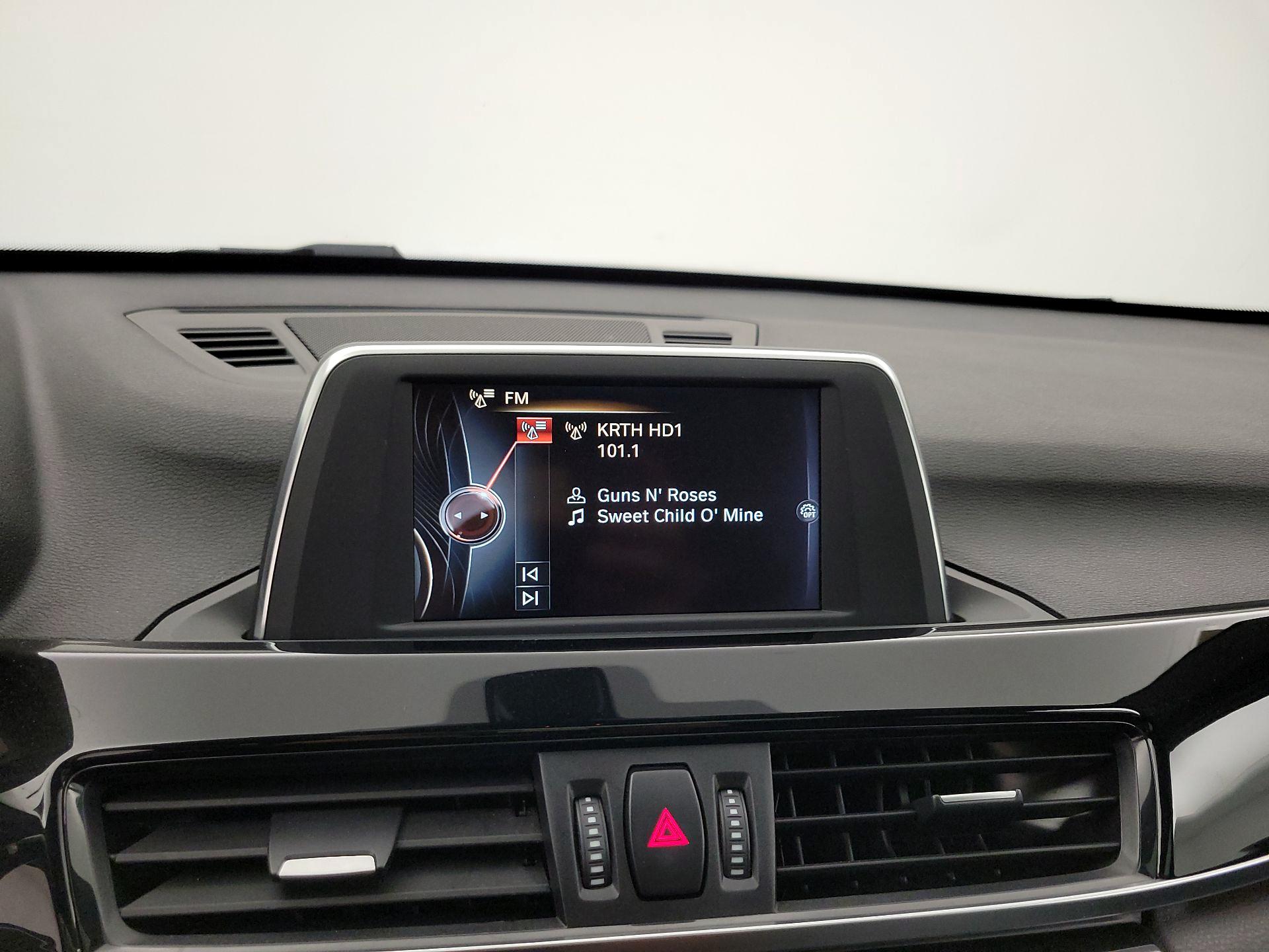 Thumbnail: 2016 BMW X1 - 16