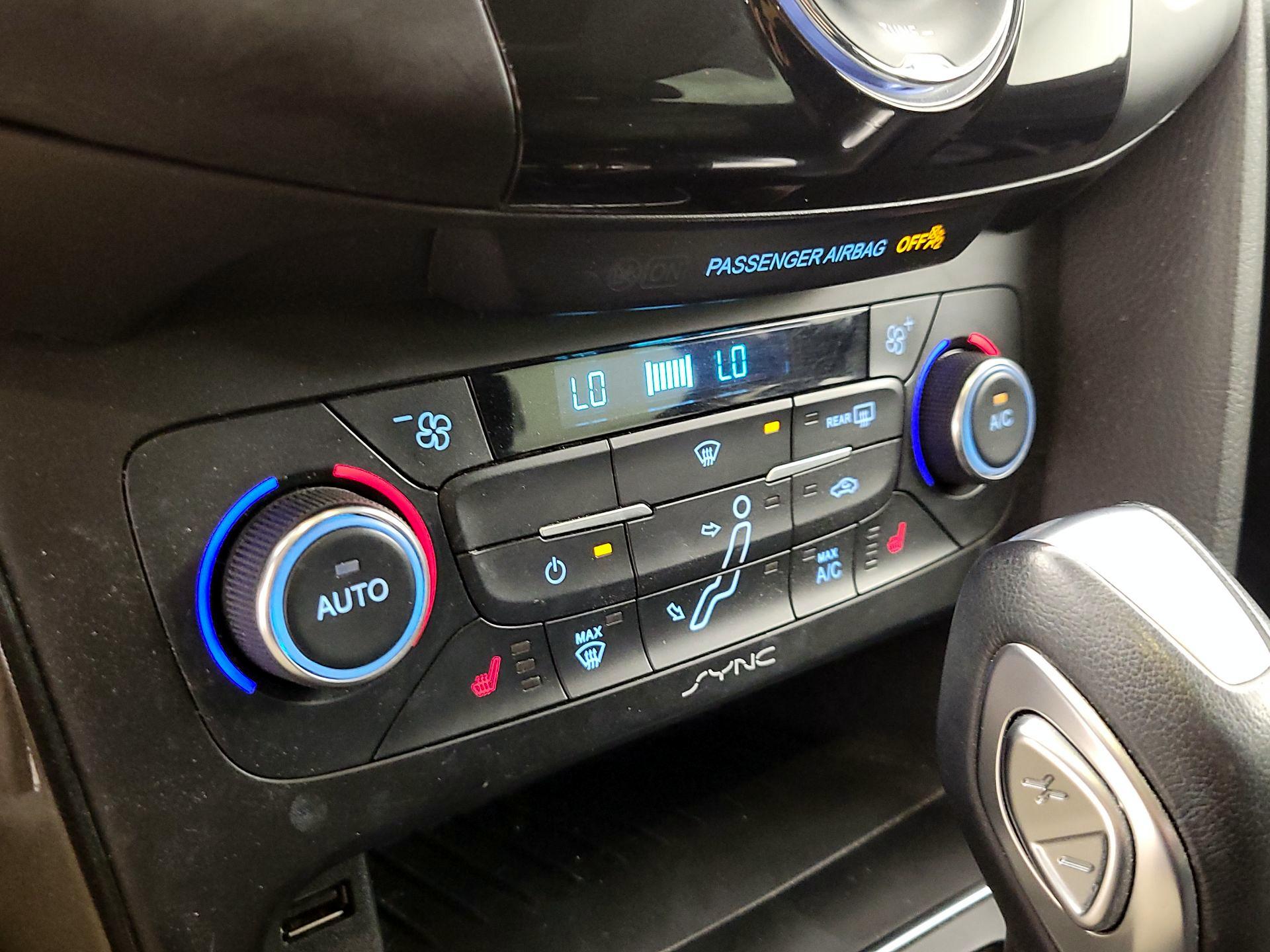 Thumbnail: 2017 Ford Focus - 16