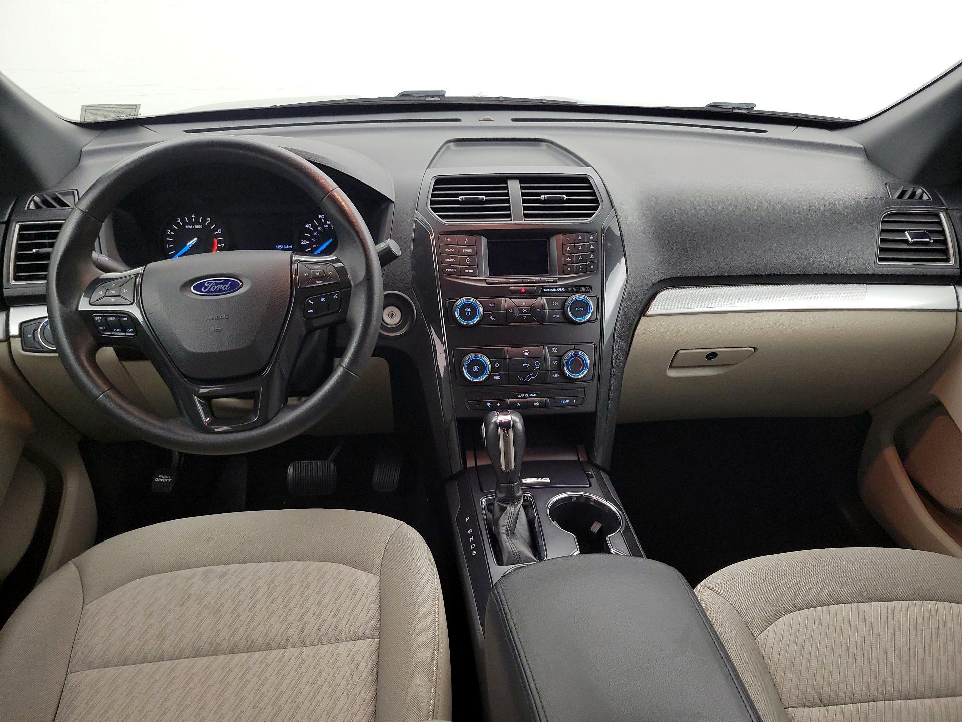 Thumbnail: 2019 Ford Explorer - 9