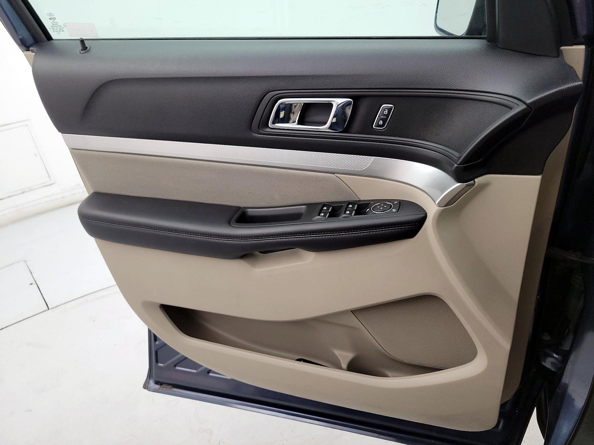 Thumbnail: 2019 Ford Explorer - 12