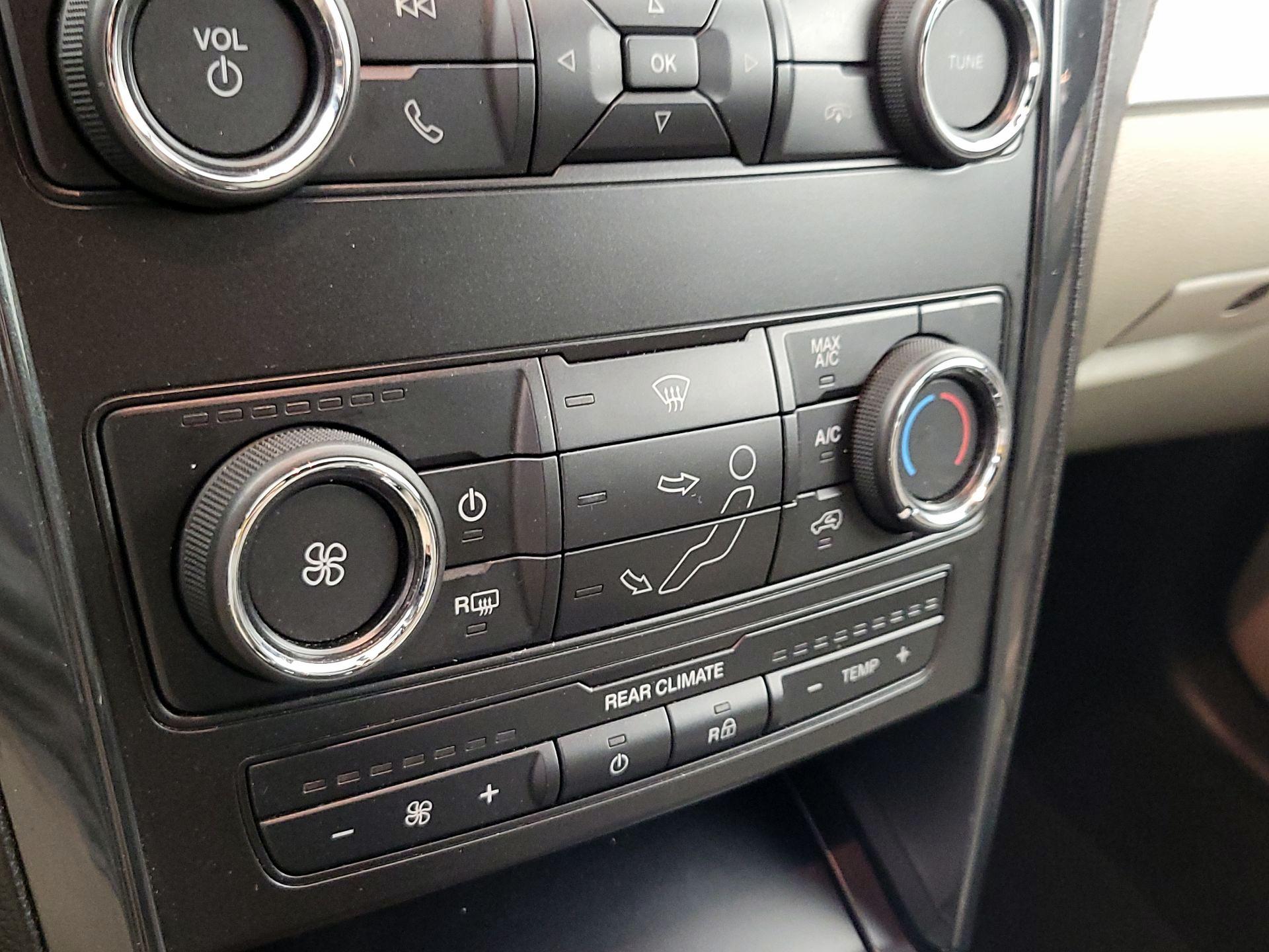 Thumbnail: 2019 Ford Explorer - 16