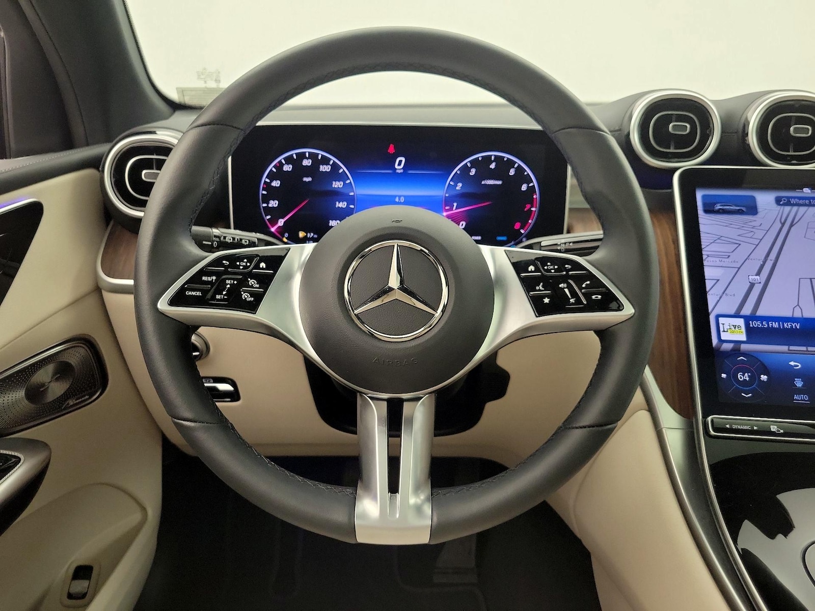 2024 Mercedes-Benz GLC GLC300 - Photo 11