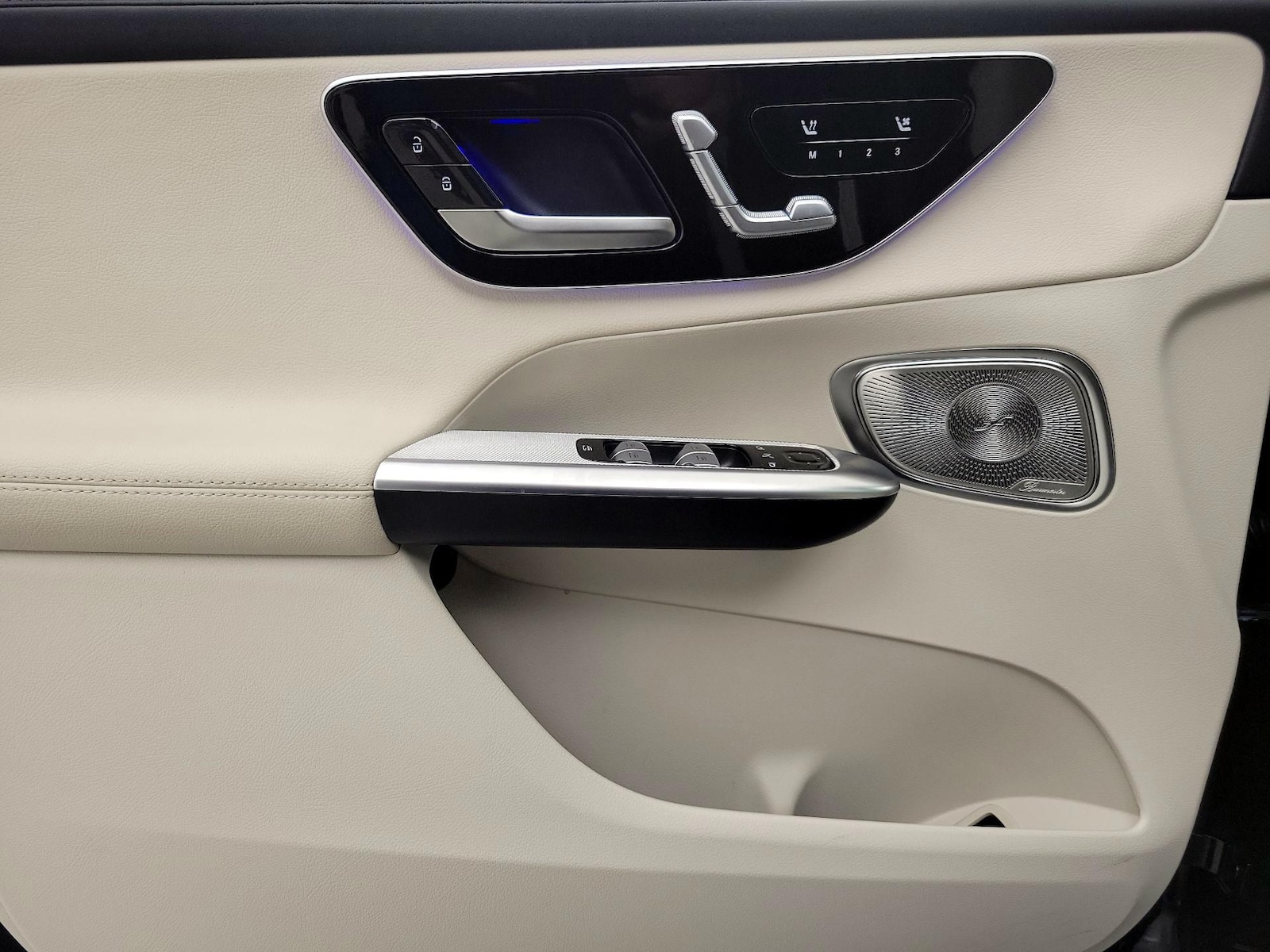 2024 Mercedes-Benz GLC GLC300 - Photo 13