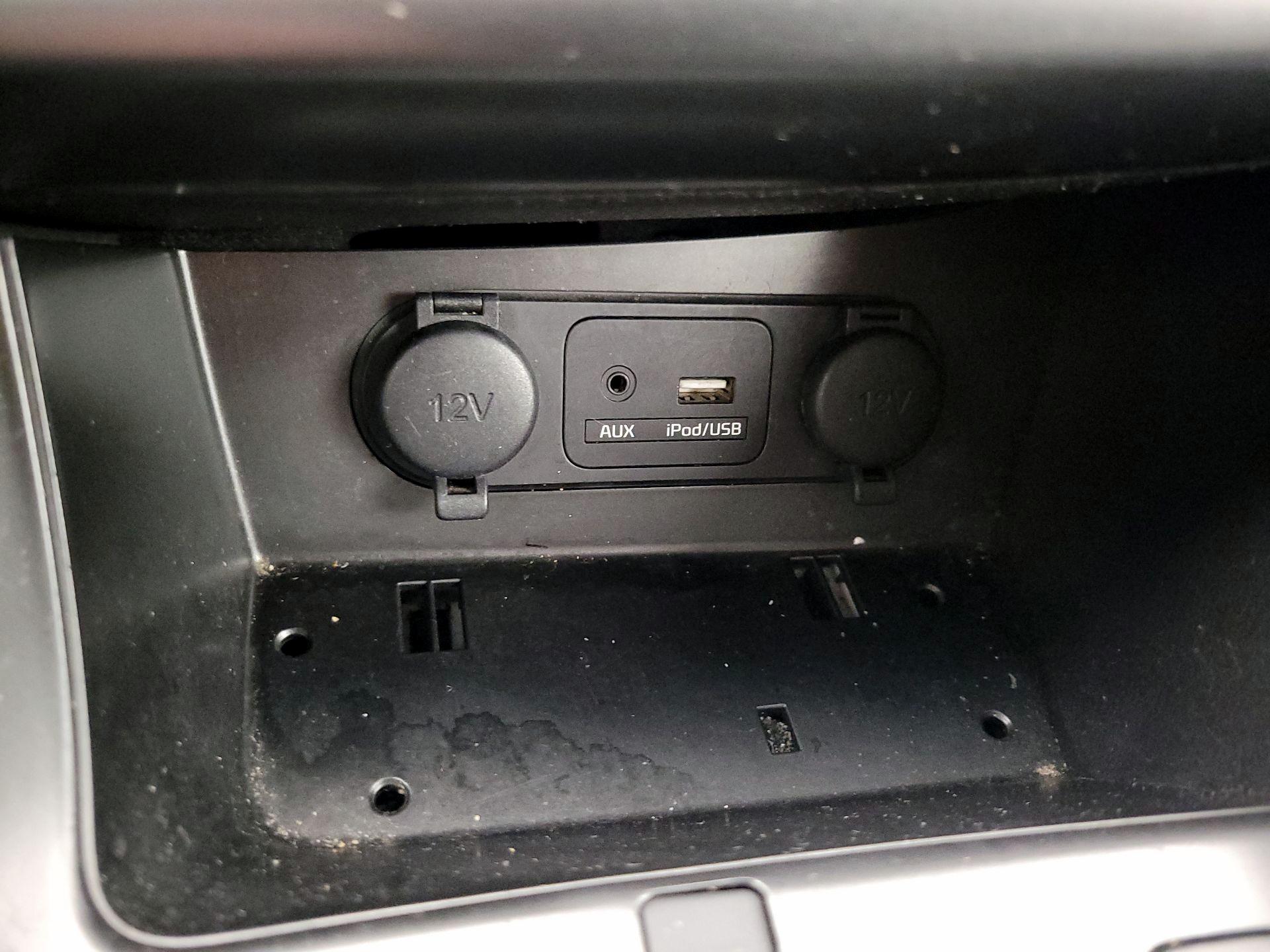 Thumbnail: 2016 Kia Optima - 17