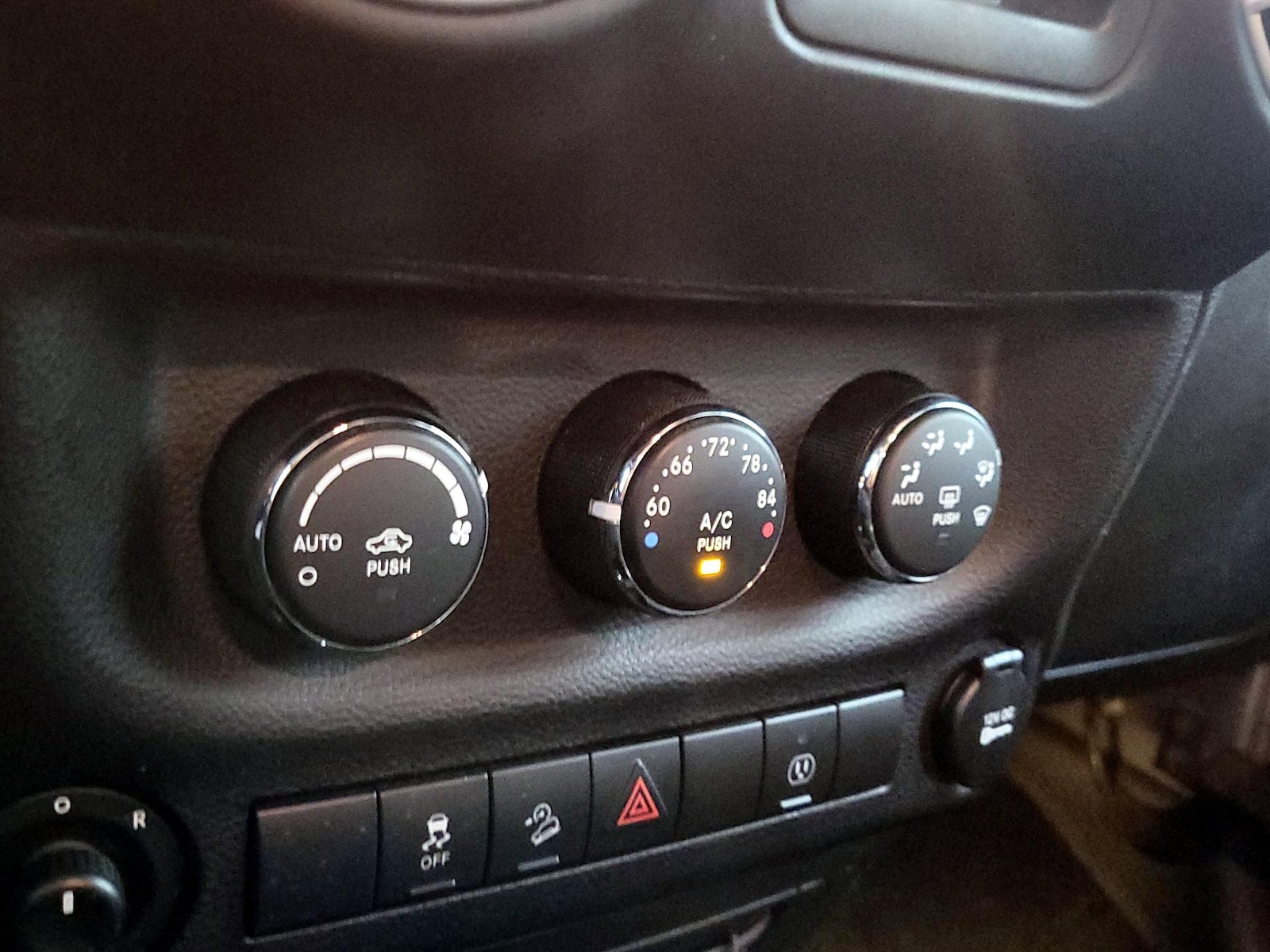 2017 Jeep Wrangler Unlimited Sahara - Photo 15