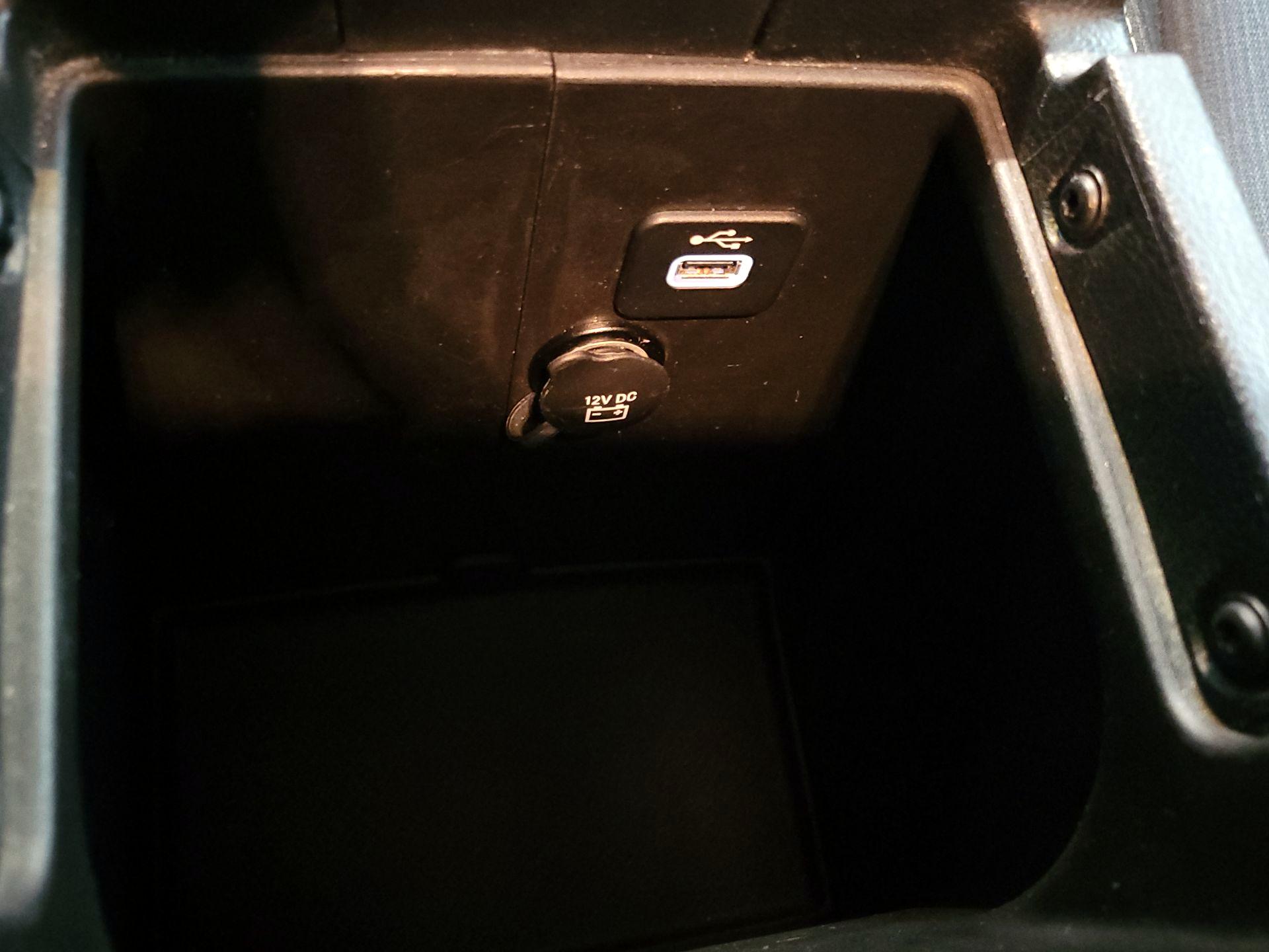 Thumbnail: 2017 Jeep Wrangler - 16